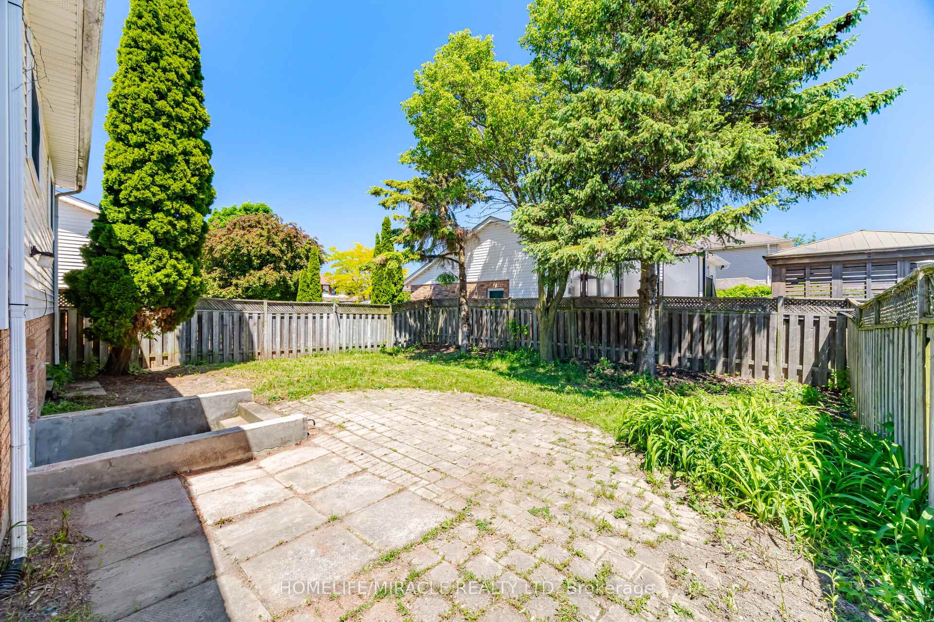 Photo 45 of 196 First St Louth, St. Catharines, Grapeview — HOMEH