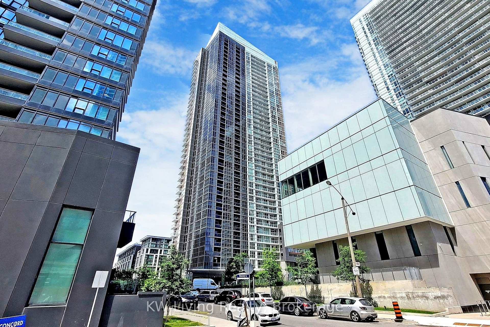 Photo 2 of Unit 2508, 85 Queens Wharf Road, Toronto, Waterfront Communities — HOMEH