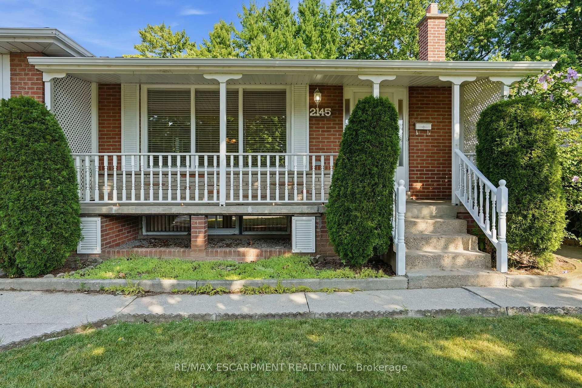 Photo 3 of 2145 Sunnyvale Drive, Oakville, Bronte — HOMEH