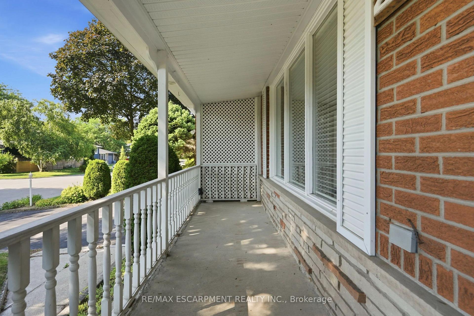 Photo 4 of 2145 Sunnyvale Drive, Oakville, Bronte — HOMEH