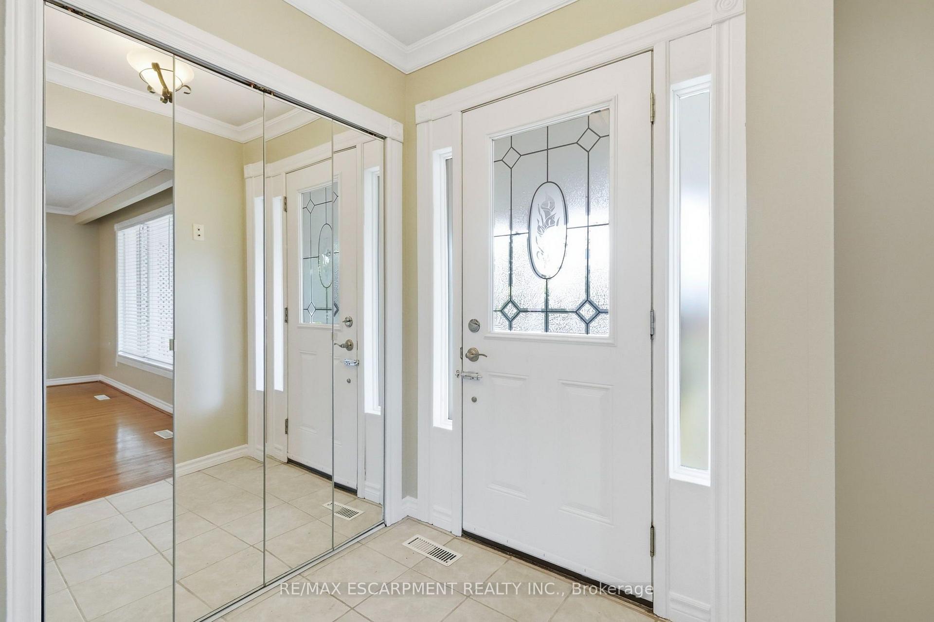 Photo 5 of 2145 Sunnyvale Drive, Oakville, Bronte — HOMEH