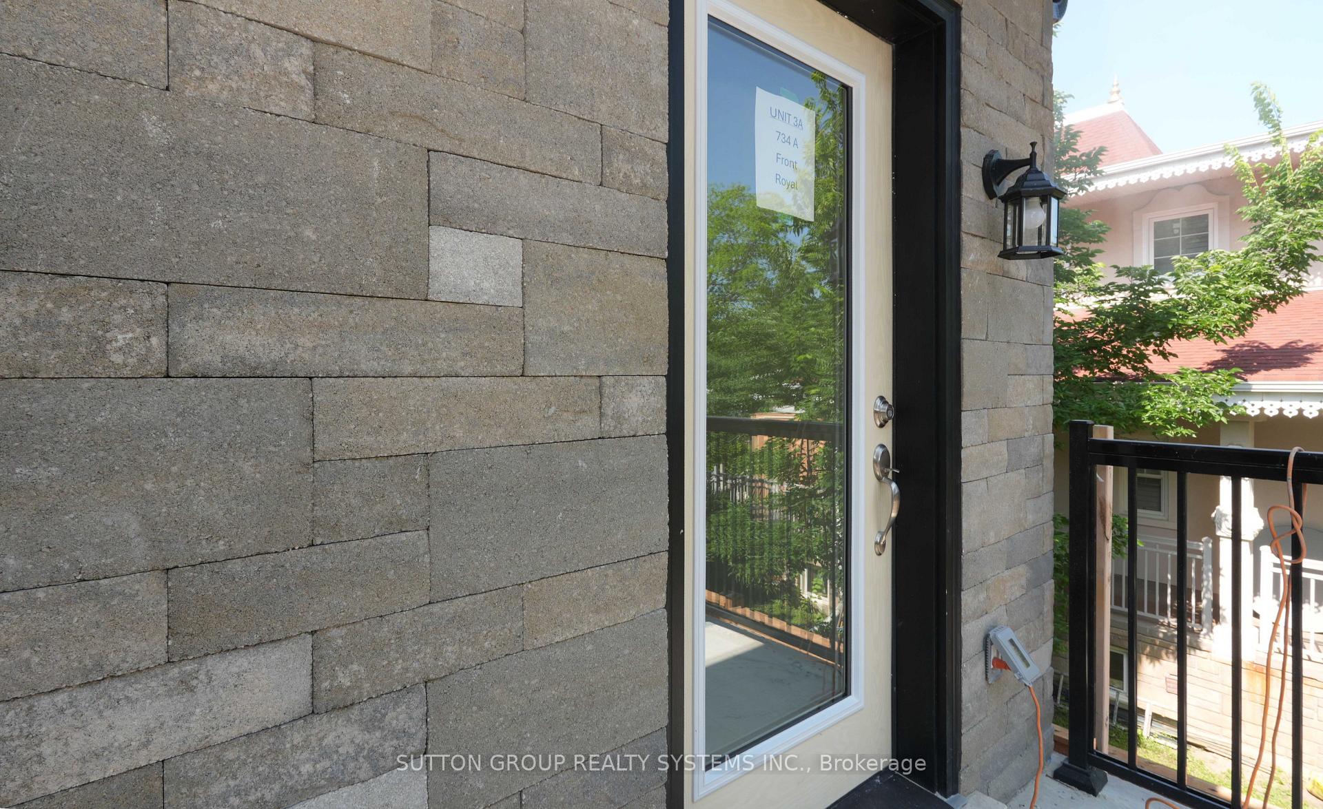 Photo 2 of Unit 13, 734 Front Royal Street, Mississauga, Applewood — HOMEH