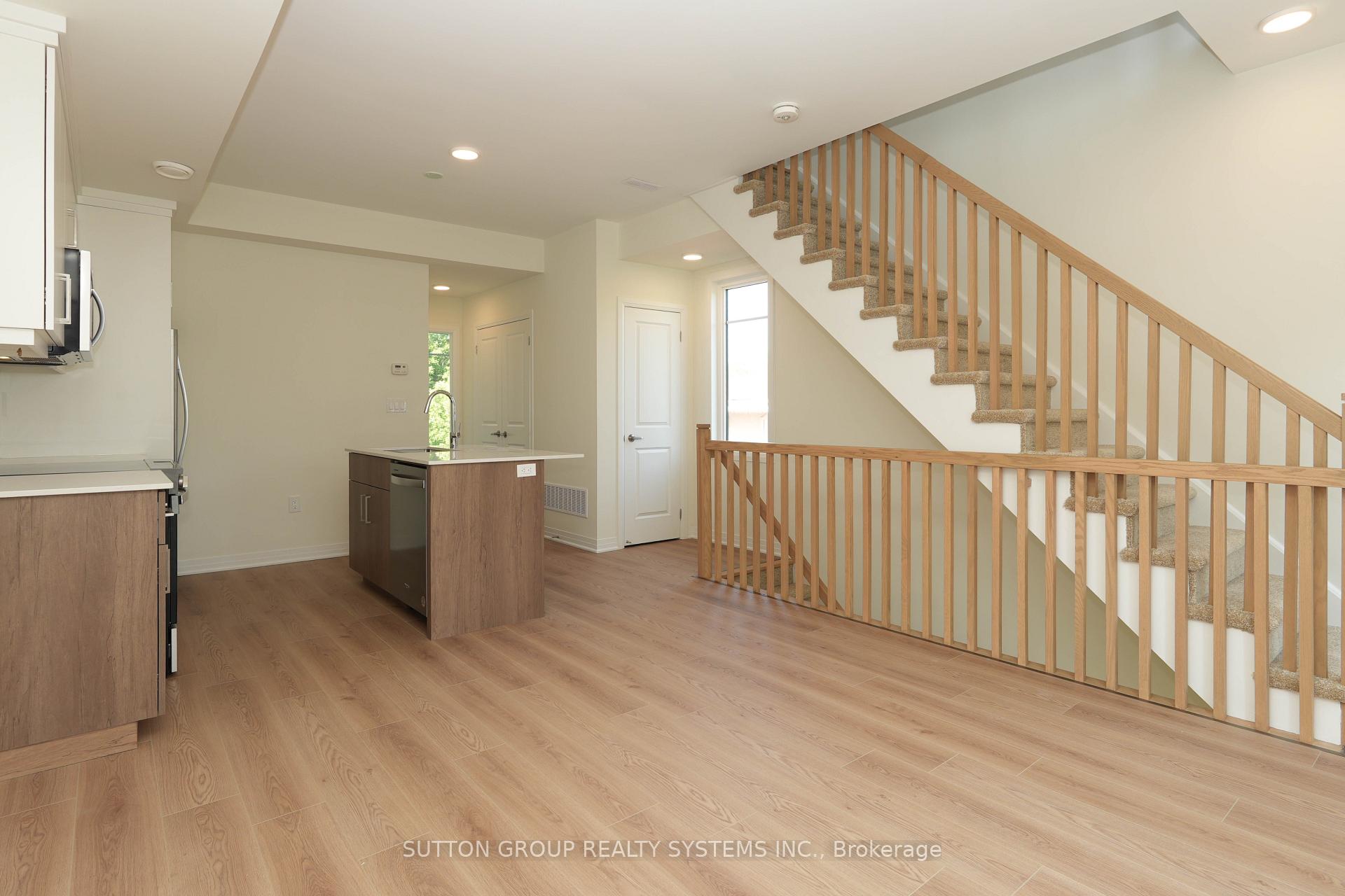 Photo 4 of Unit 13, 734 Front Royal Street, Mississauga, Applewood — HOMEH