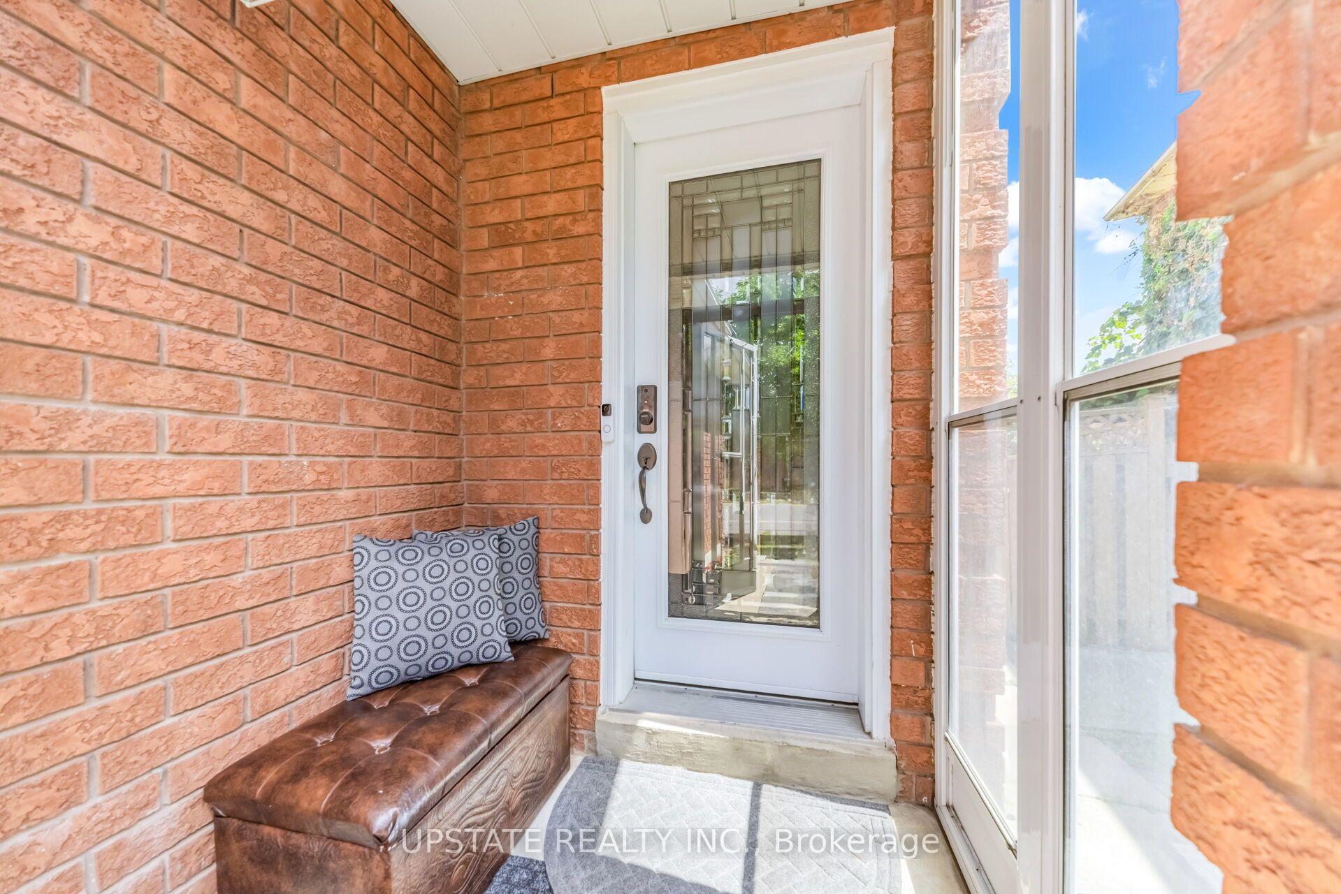 Photo 3 of 145 Valonia Drive, Brampton, Brampton North — HOMEH