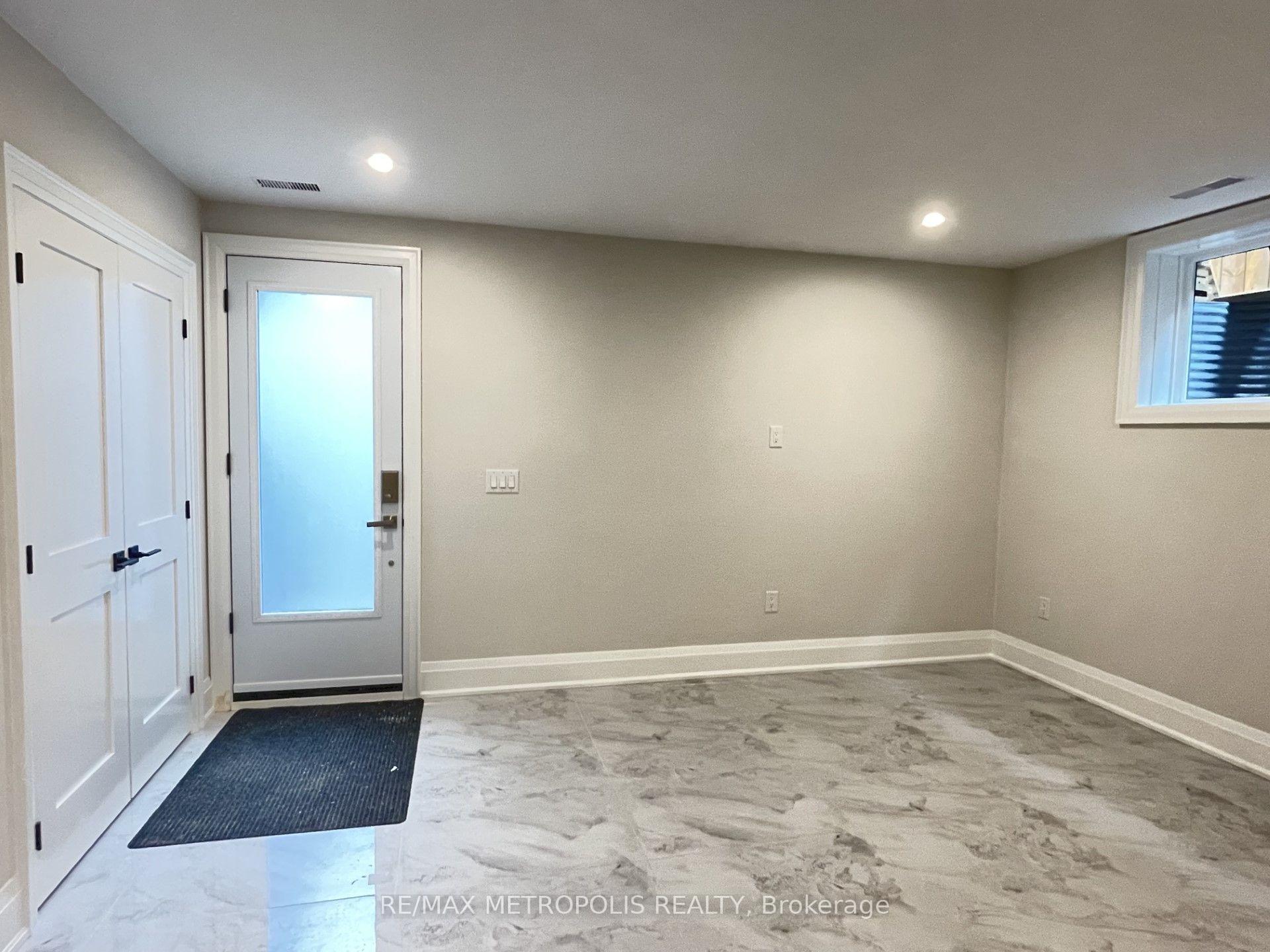 Photo 5 of Unit Bsmt, 165 Manning Avenue, Toronto, Trinity-Bellwoods — HOMEH
