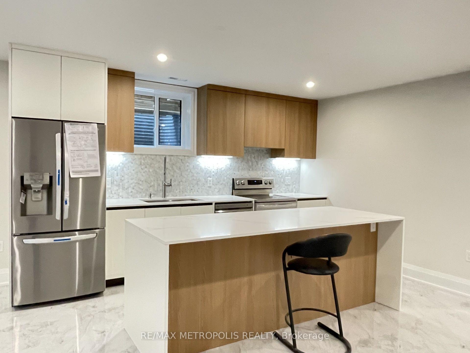 Photo 11 of Unit Bsmt, 165 Manning Avenue, Toronto, Trinity-Bellwoods — HOMEH