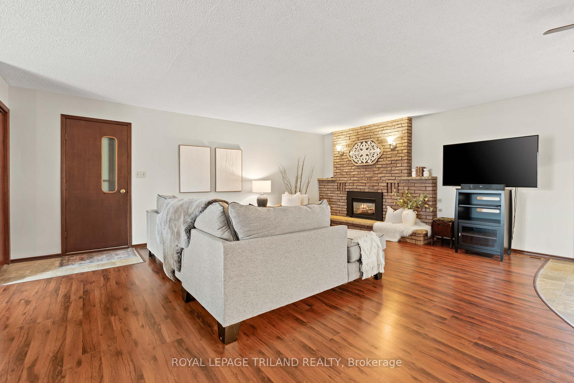 Photo 11 of 308 John Street S, Aylmer — HOMEH