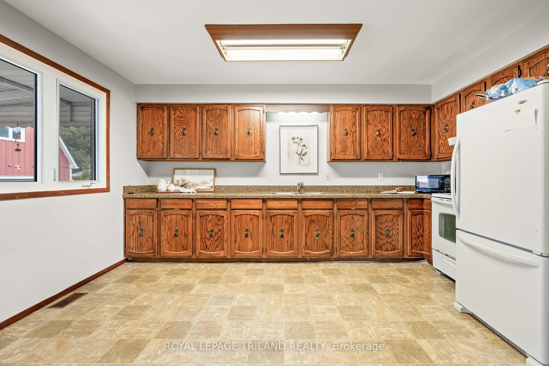 Photo 16 of 308 John Street S, Aylmer — HOMEH