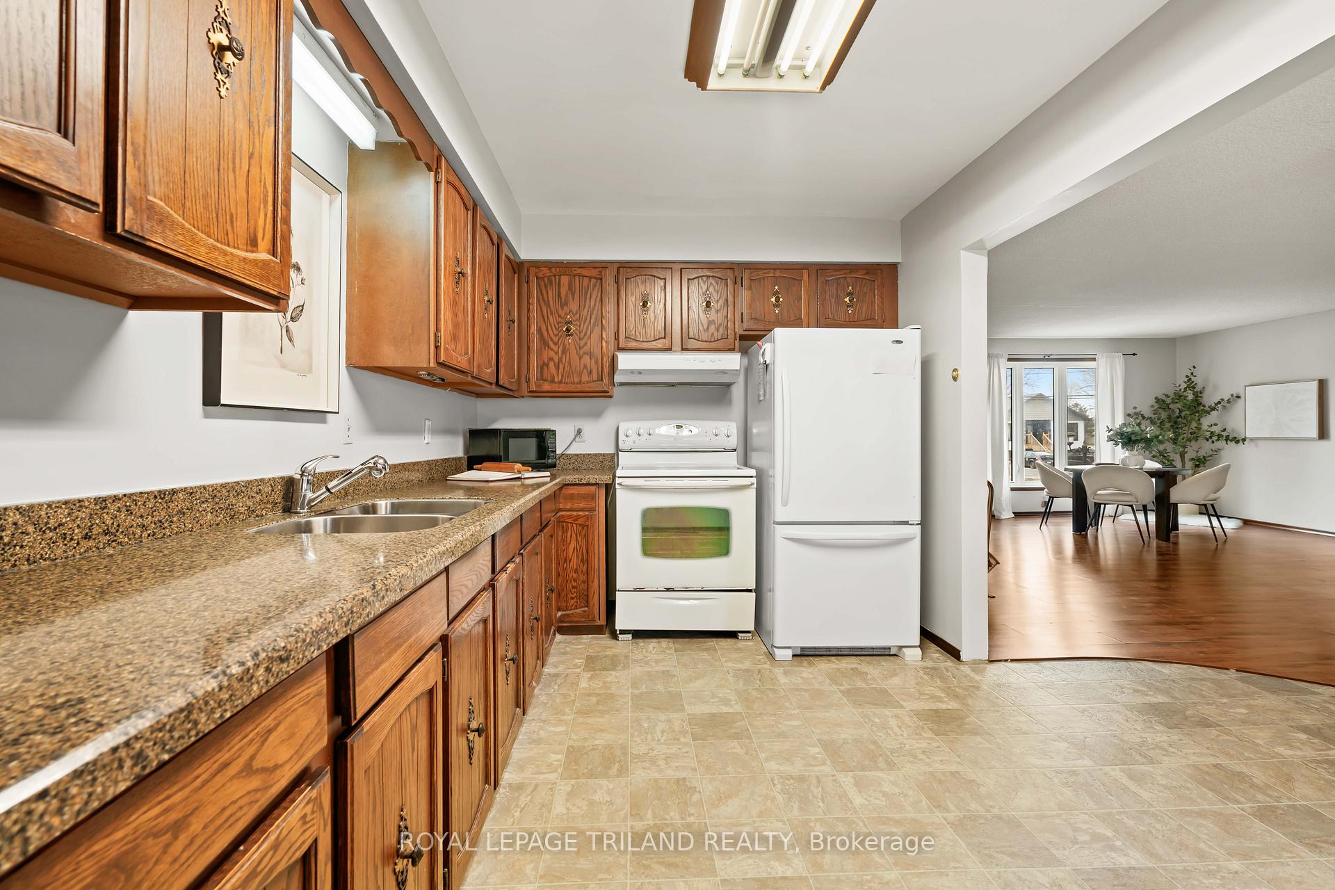 Photo 18 of 308 John Street S, Aylmer — HOMEH