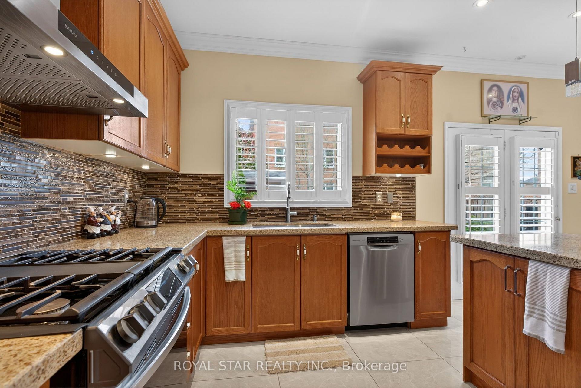Photo 12 of 3841 Edgecliffe Run, Mississauga, Churchill Meadows — HOMEH