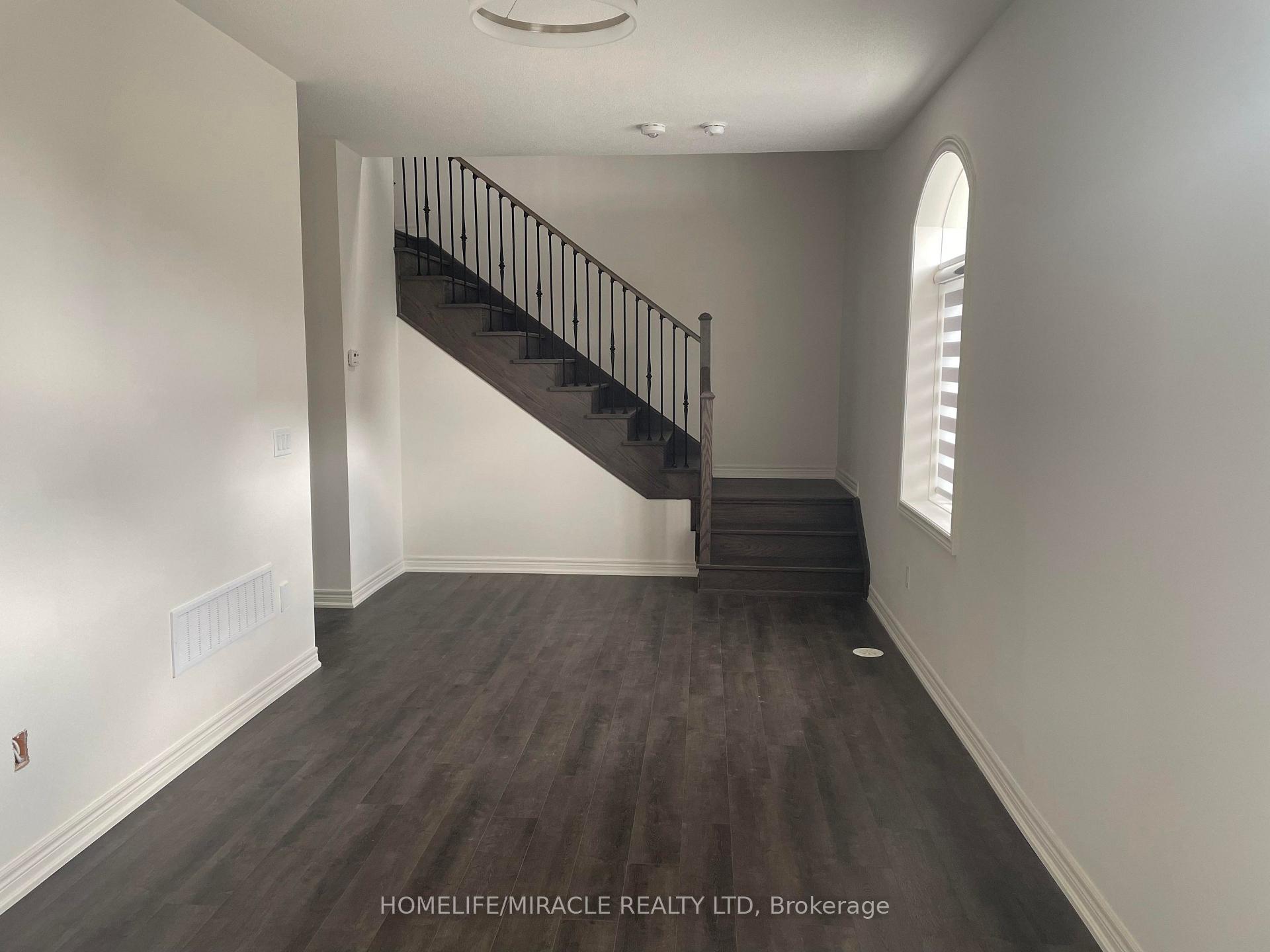 Photo 3 of 460 Silver Maple Road, Oakville, Rural Oakville — HOMEH