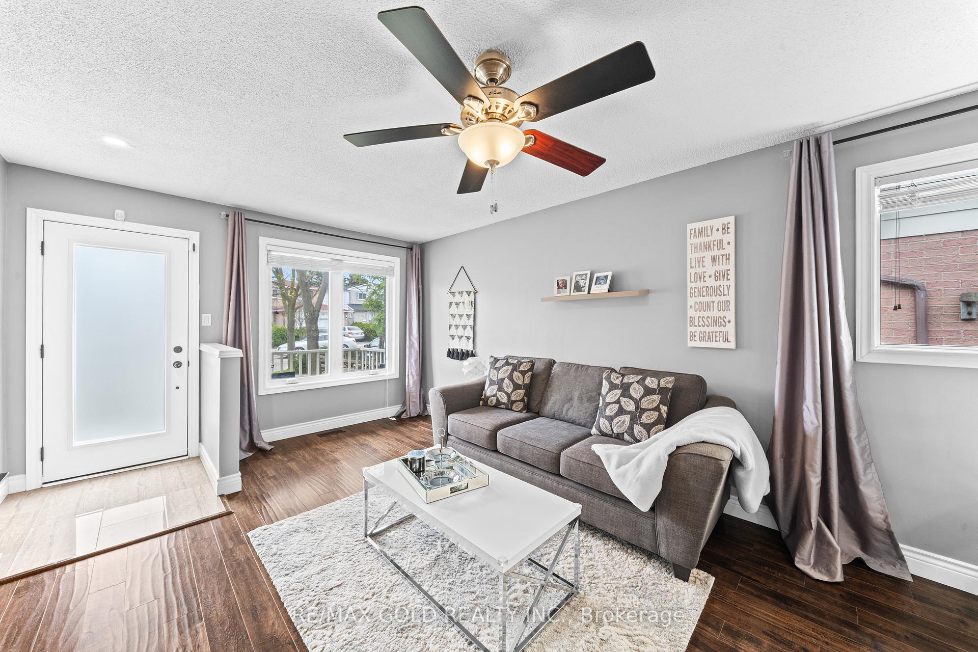 Photo 6 of 128 Martindale Crescent, Brampton, Brampton West — HOMEH