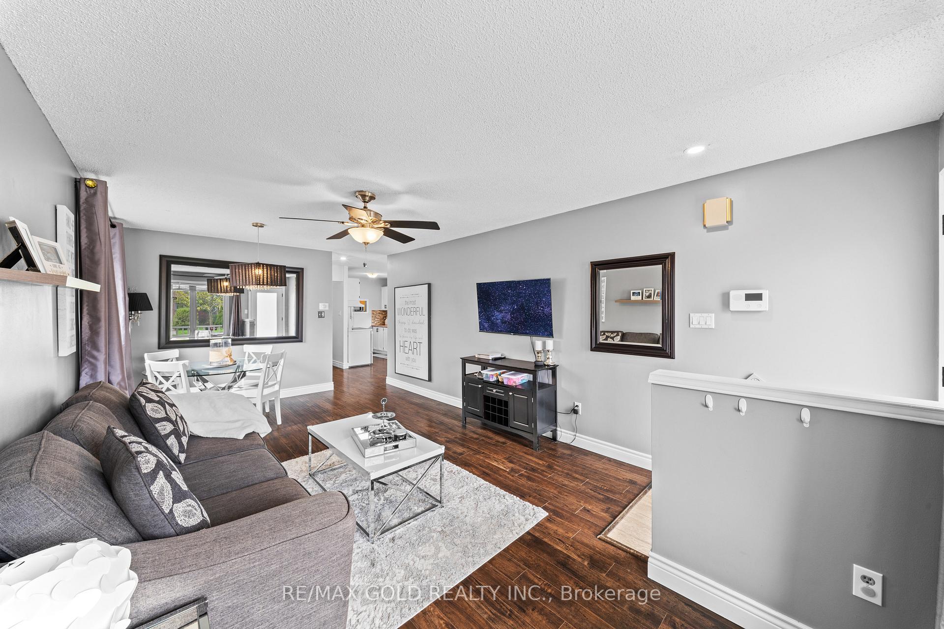 Photo 10 of 128 Martindale Crescent, Brampton, Brampton West — HOMEH