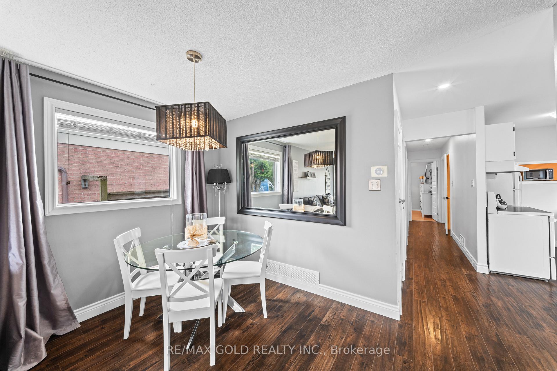 Photo 11 of 128 Martindale Crescent, Brampton, Brampton West — HOMEH