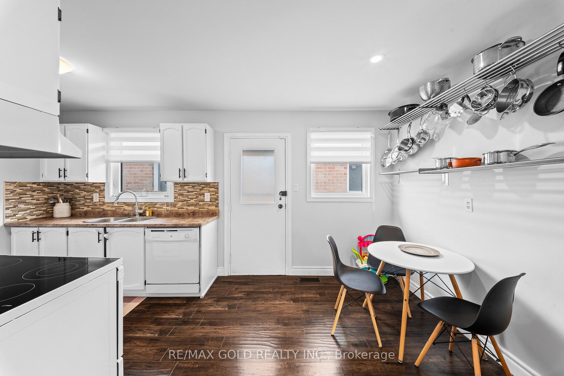 Photo 13 of 128 Martindale Crescent, Brampton, Brampton West — HOMEH