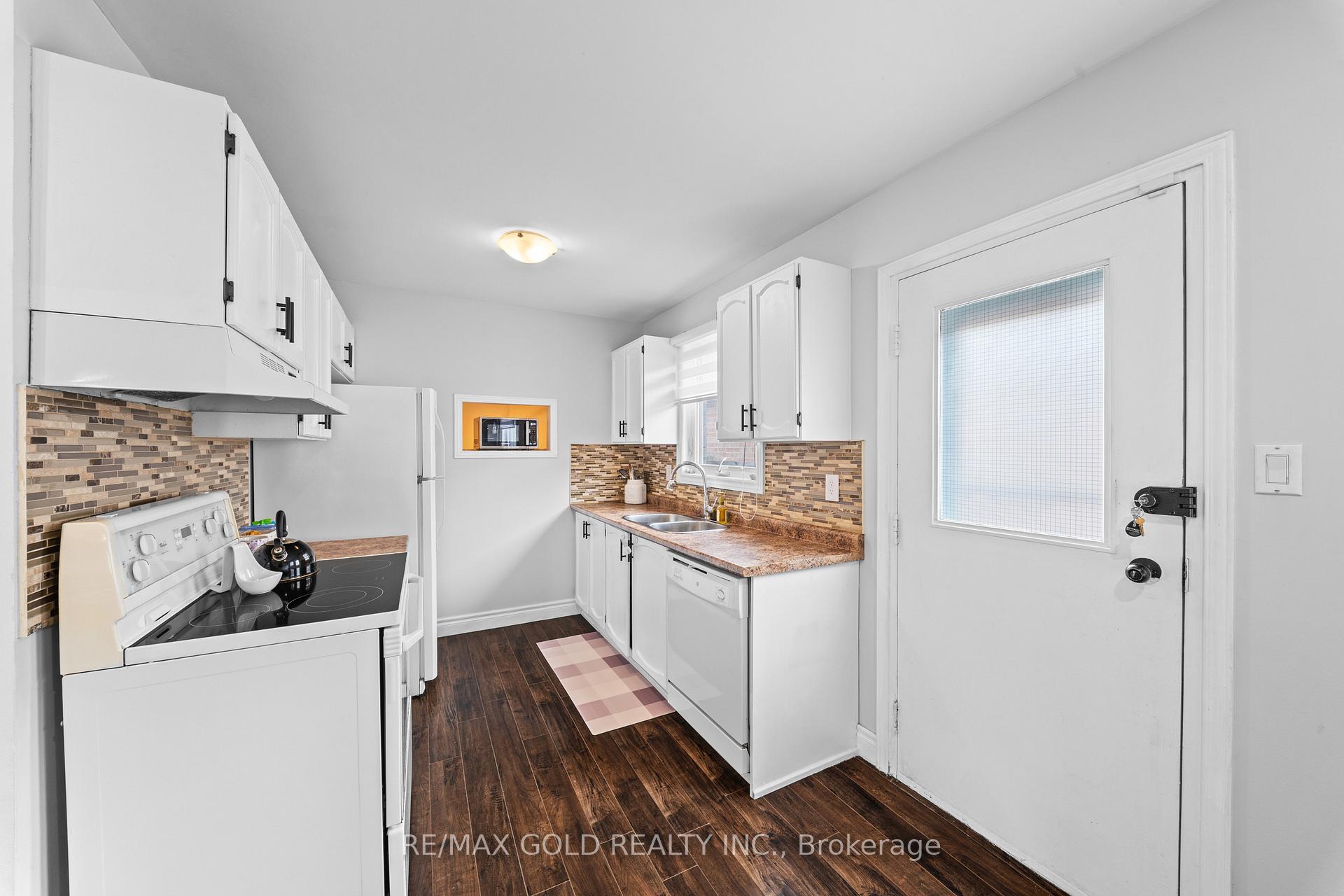 Photo 14 of 128 Martindale Crescent, Brampton, Brampton West — HOMEH