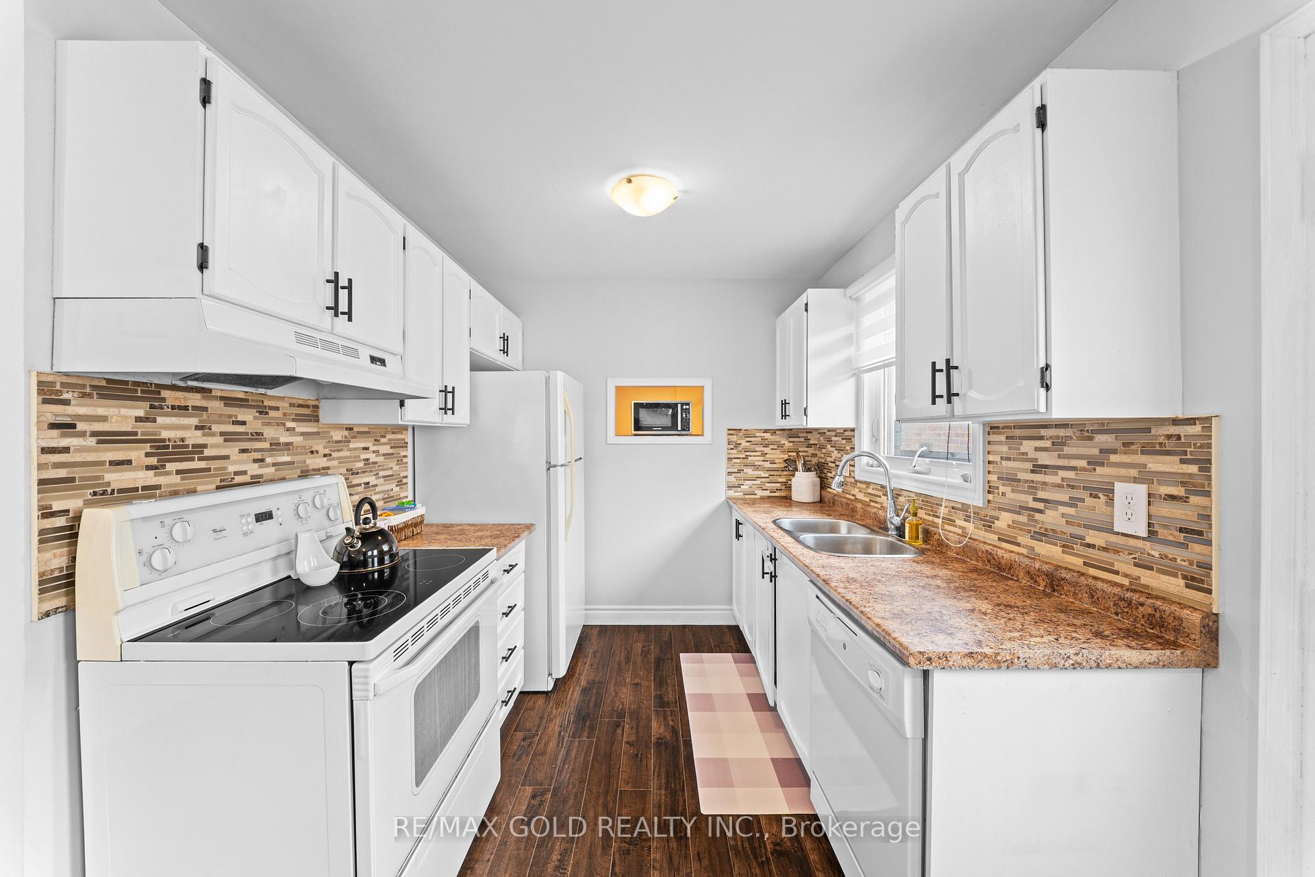 Photo 15 of 128 Martindale Crescent, Brampton, Brampton West — HOMEH