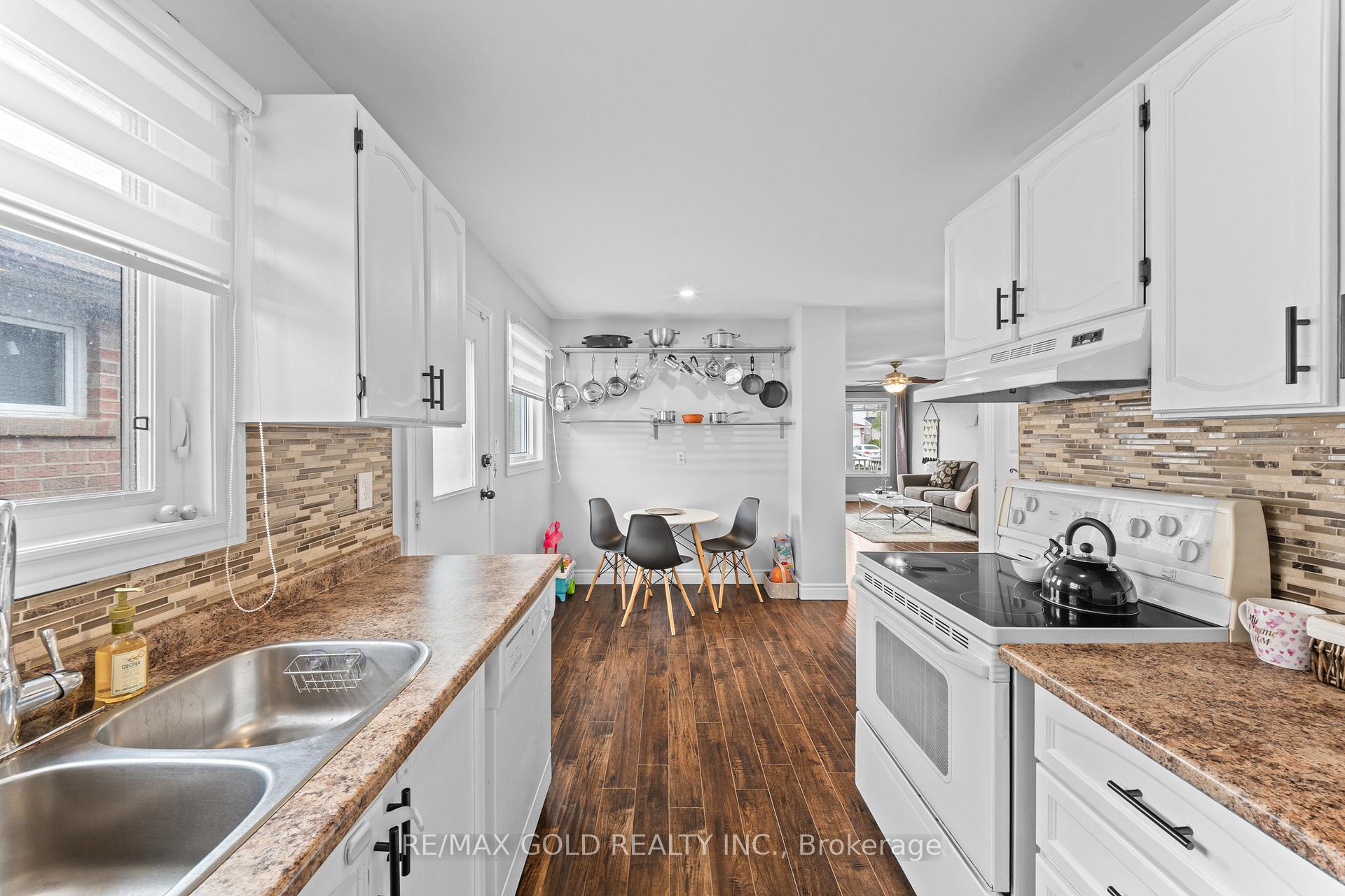 Photo 17 of 128 Martindale Crescent, Brampton, Brampton West — HOMEH