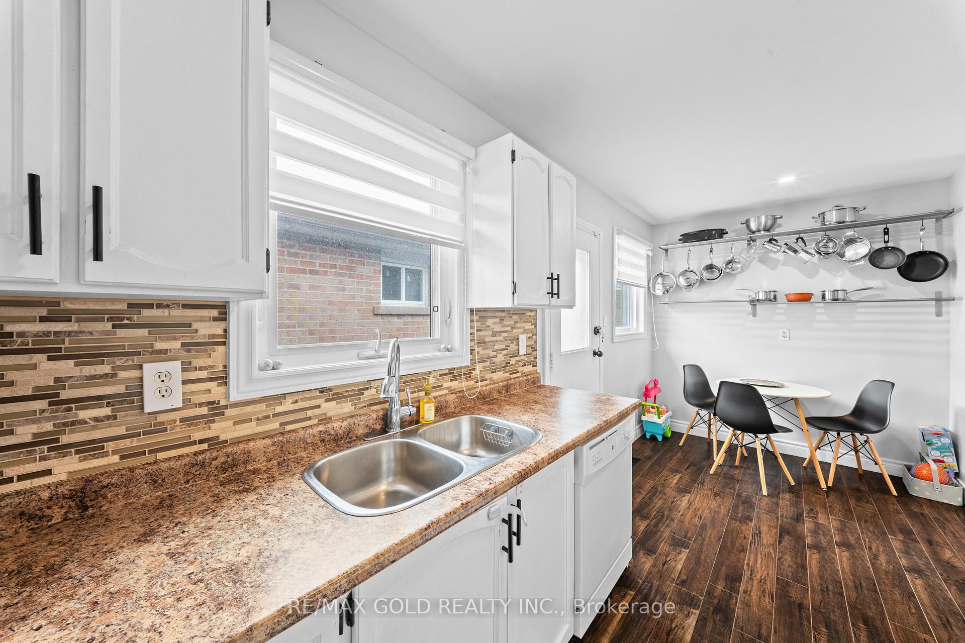 Photo 18 of 128 Martindale Crescent, Brampton, Brampton West — HOMEH