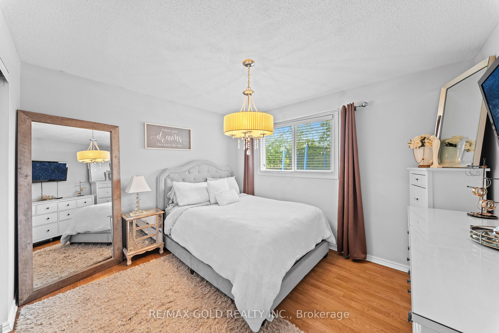 Photo 22 of 128 Martindale Crescent, Brampton, Brampton West — HOMEH