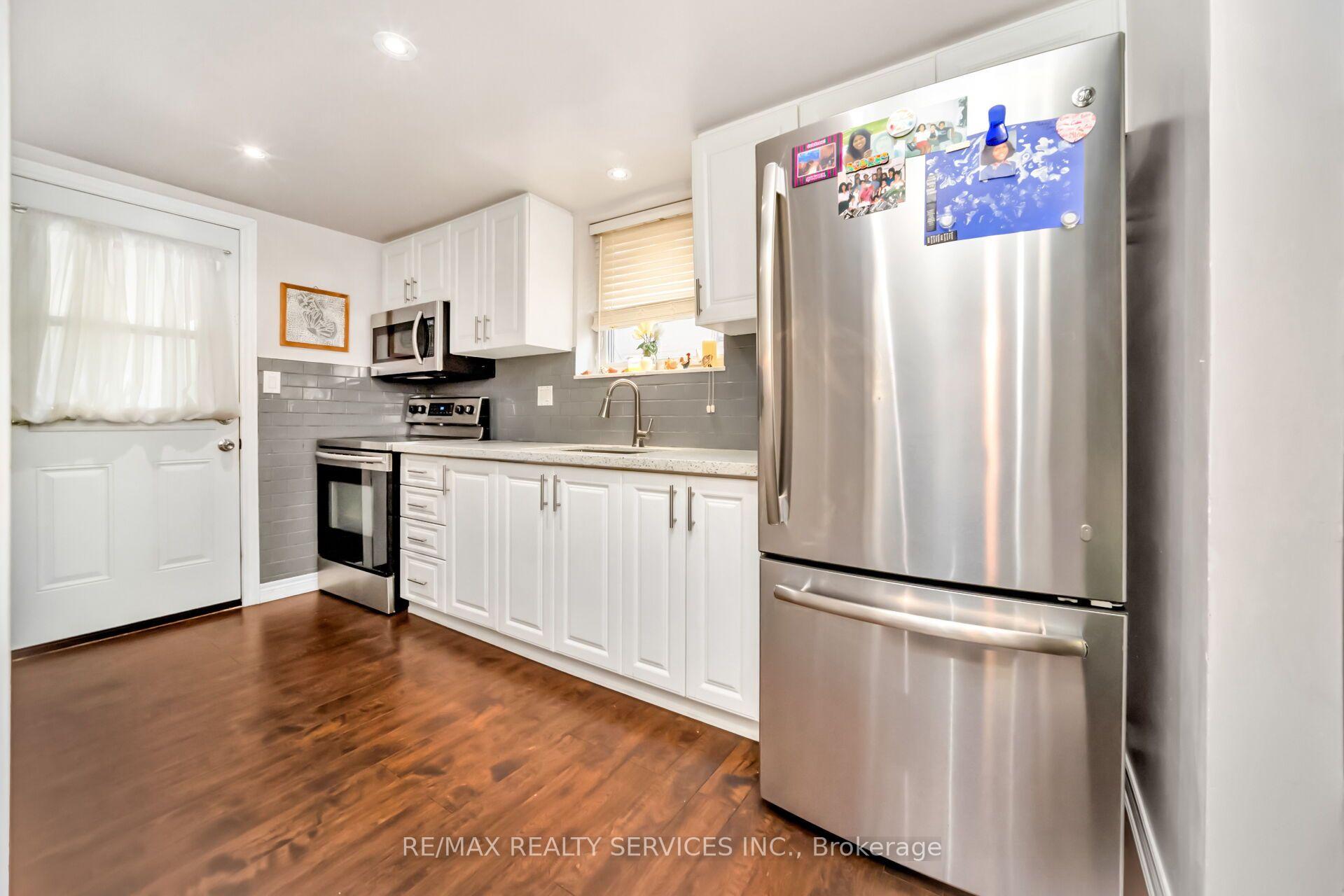 Photo 10 of 3287 Michaud Avenue, Mississauga, Malton — HOMEH