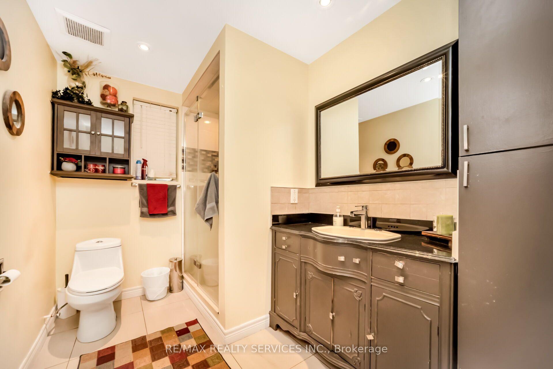 Photo 17 of 3287 Michaud Avenue, Mississauga, Malton — HOMEH