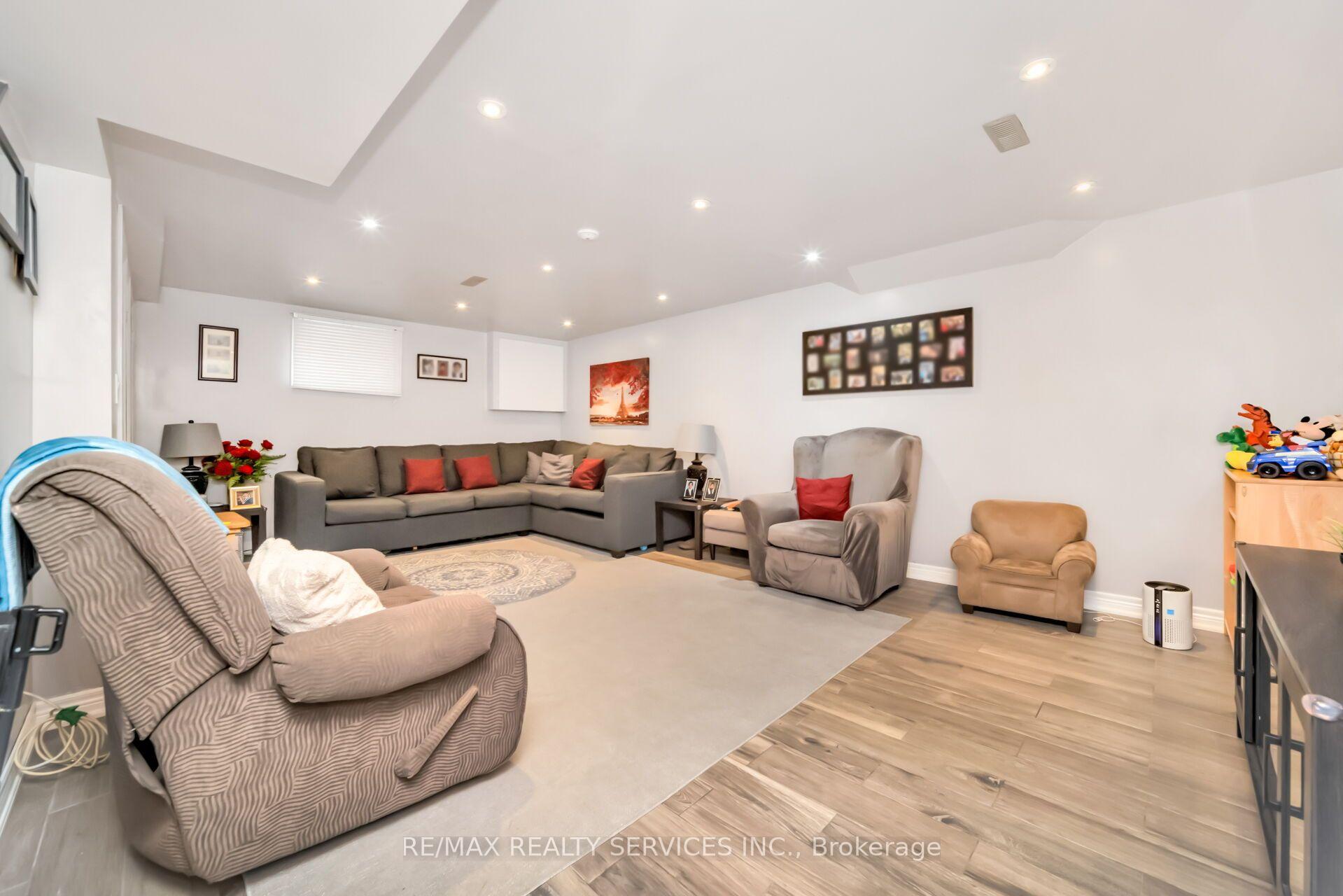 Photo 24 of 3287 Michaud Avenue, Mississauga, Malton — HOMEH