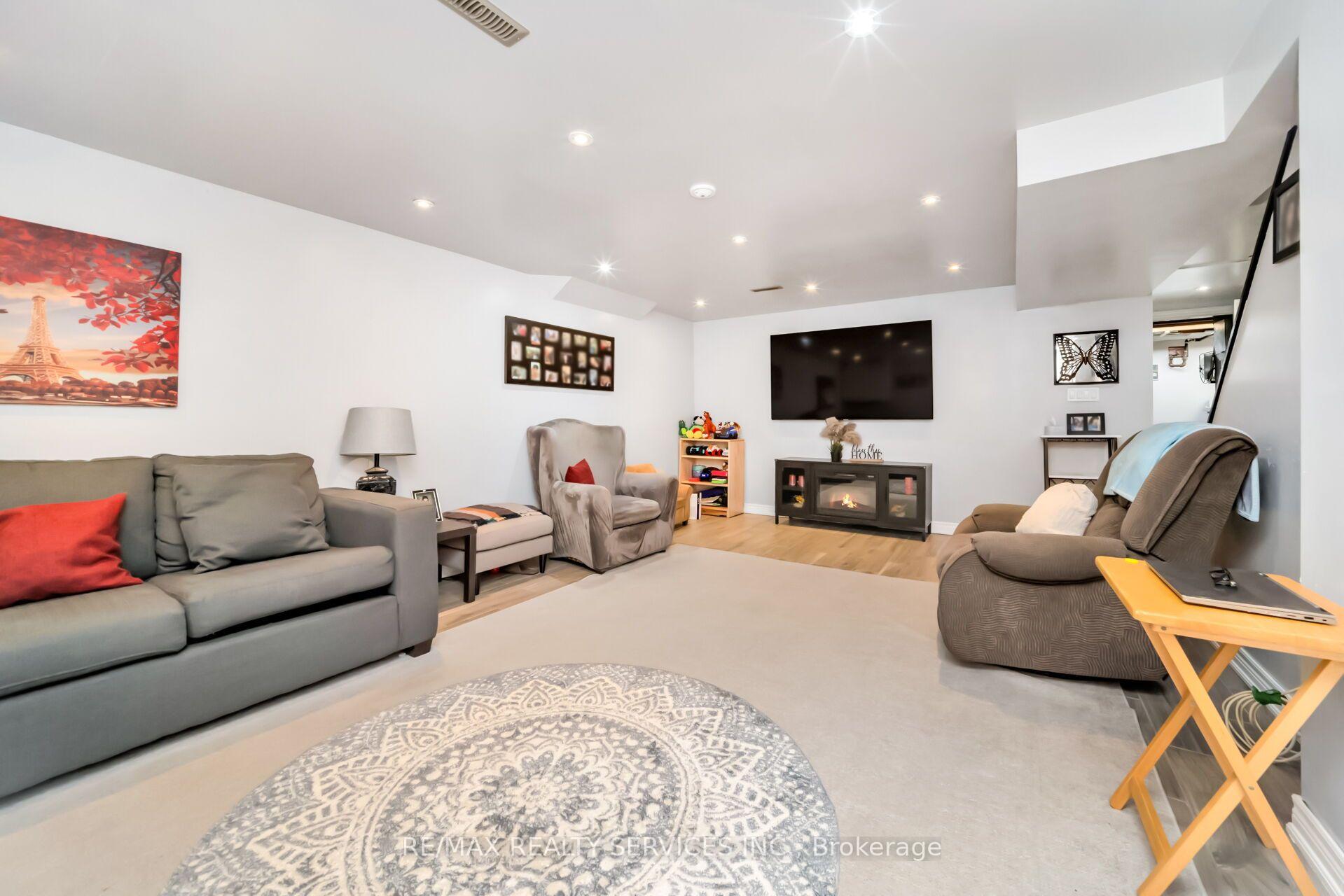 Photo 26 of 3287 Michaud Avenue, Mississauga, Malton — HOMEH