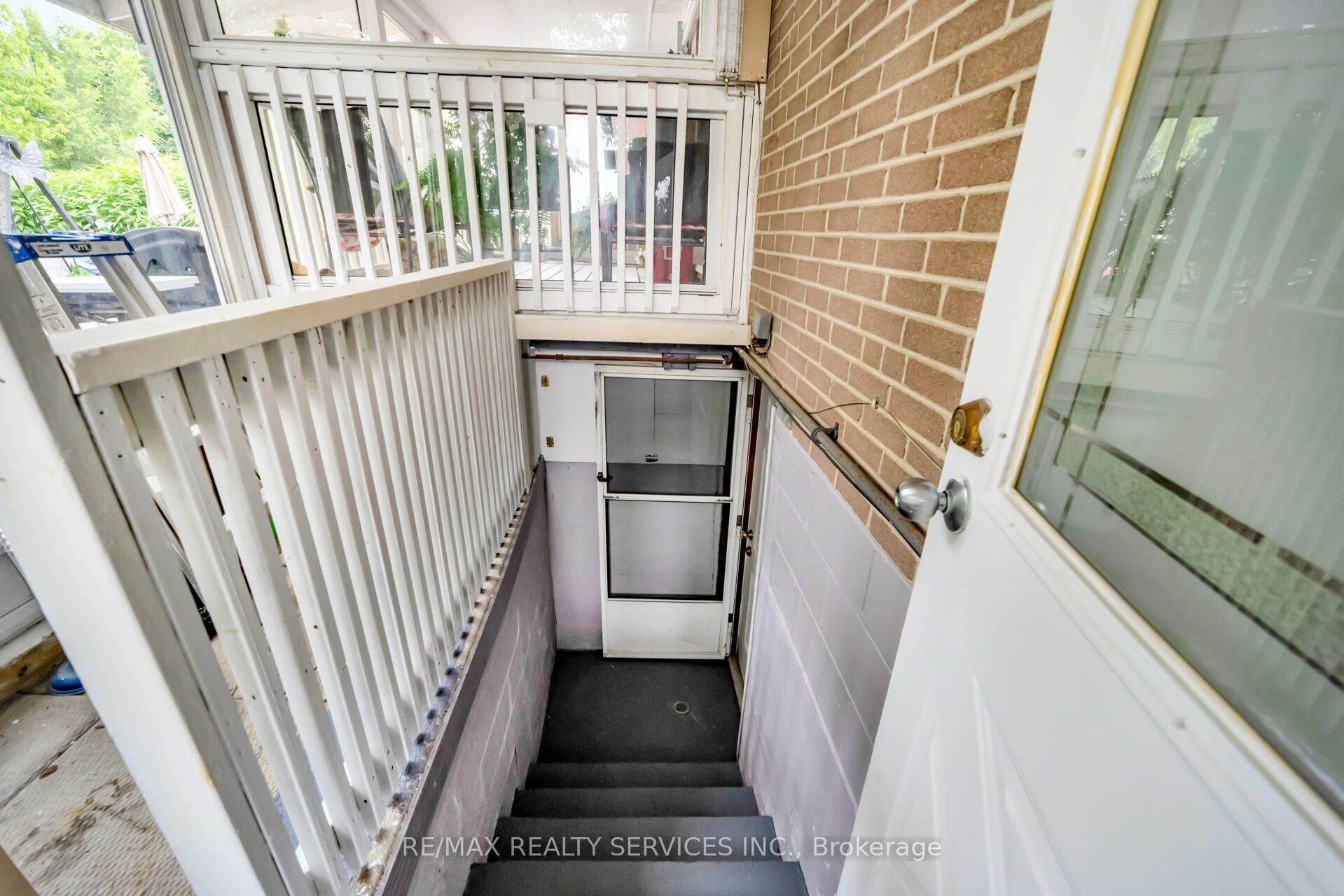 Photo 35 of 3287 Michaud Avenue, Mississauga, Malton — HOMEH