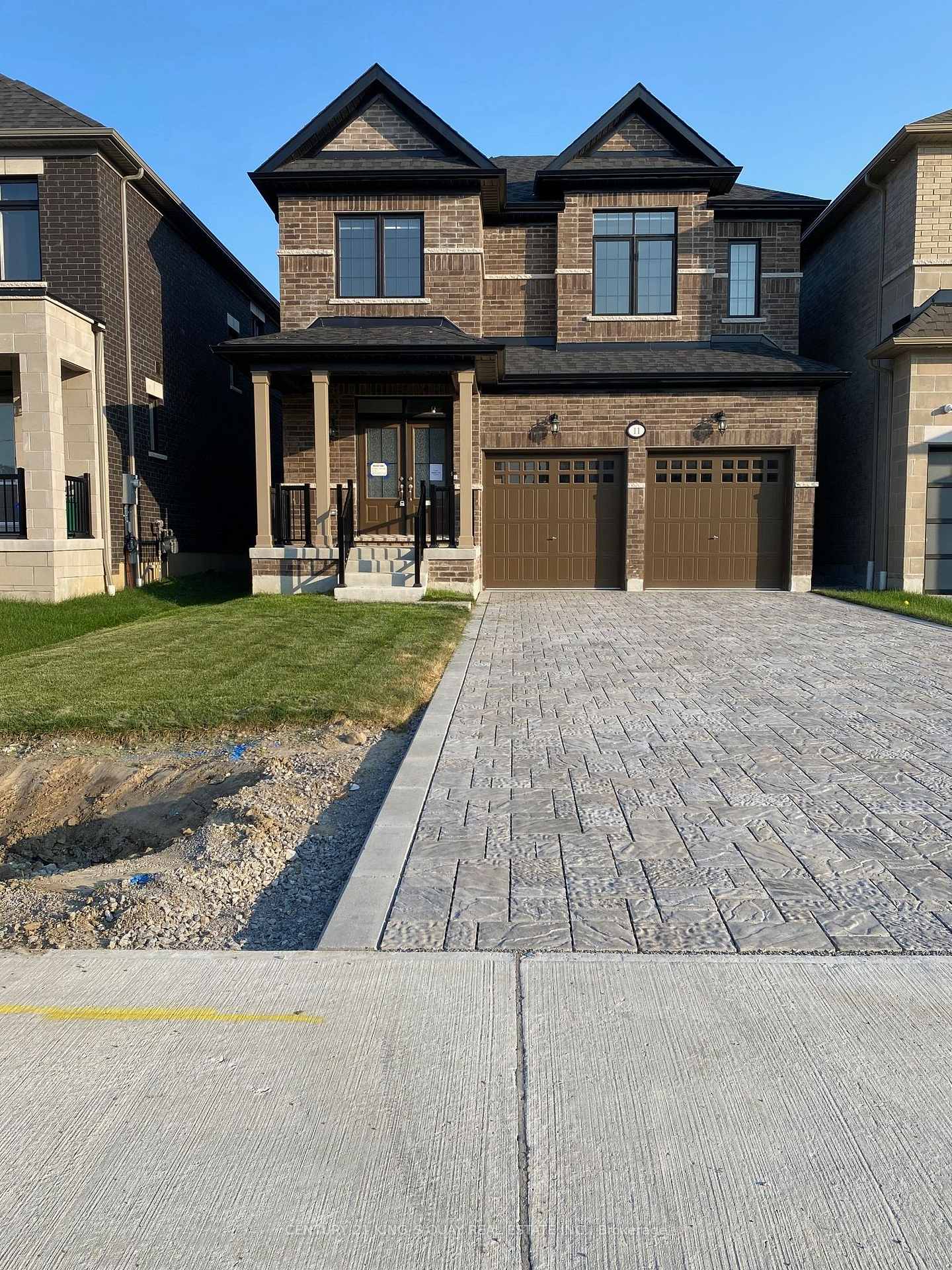 Photo 1 of 11 Jinnah Avenue, Markham, Middlefield — HOMEH
