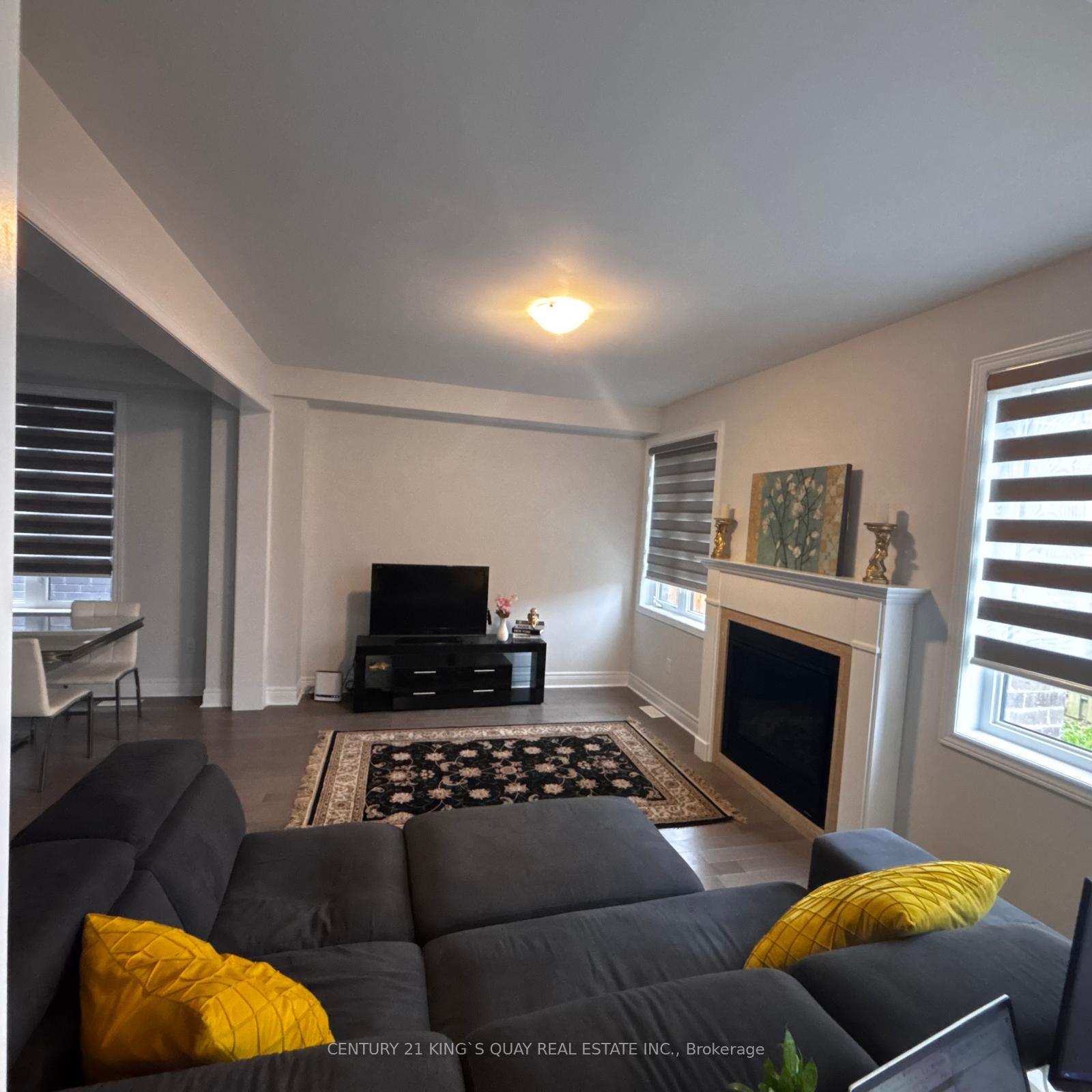 Photo 3 of 11 Jinnah Avenue, Markham, Middlefield — HOMEH