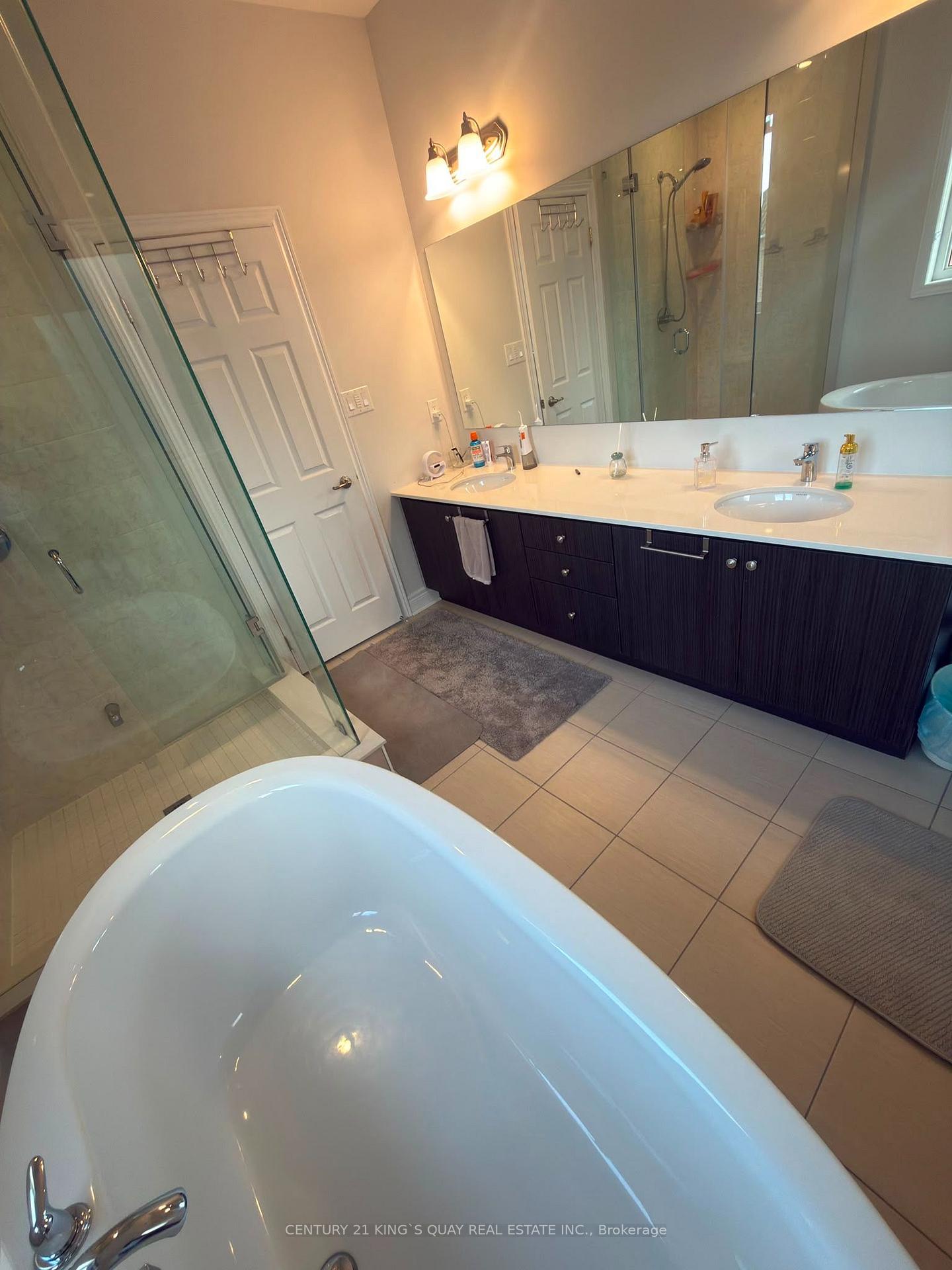 Photo 5 of 11 Jinnah Avenue, Markham, Middlefield — HOMEH
