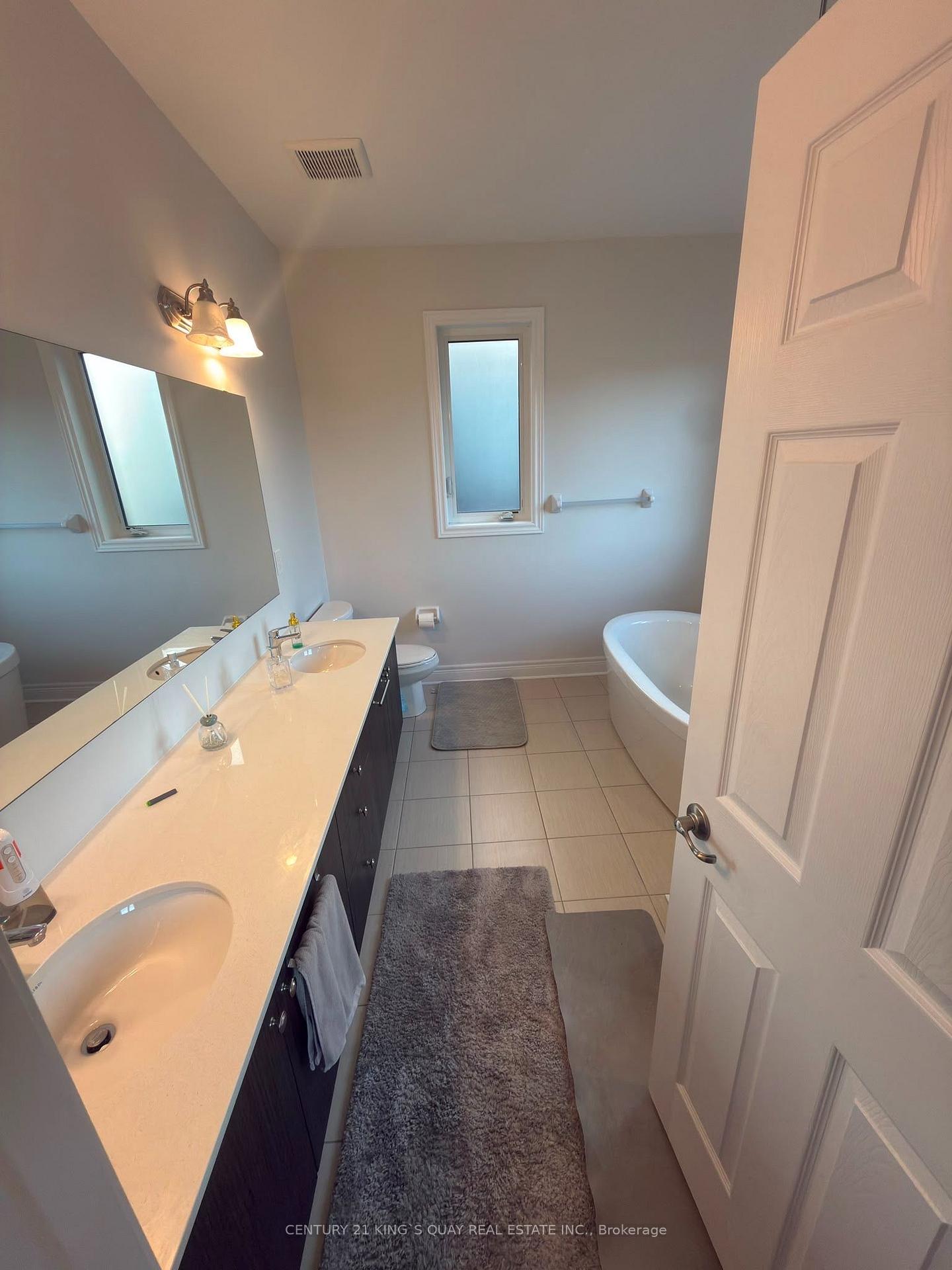Photo 6 of 11 Jinnah Avenue, Markham, Middlefield — HOMEH