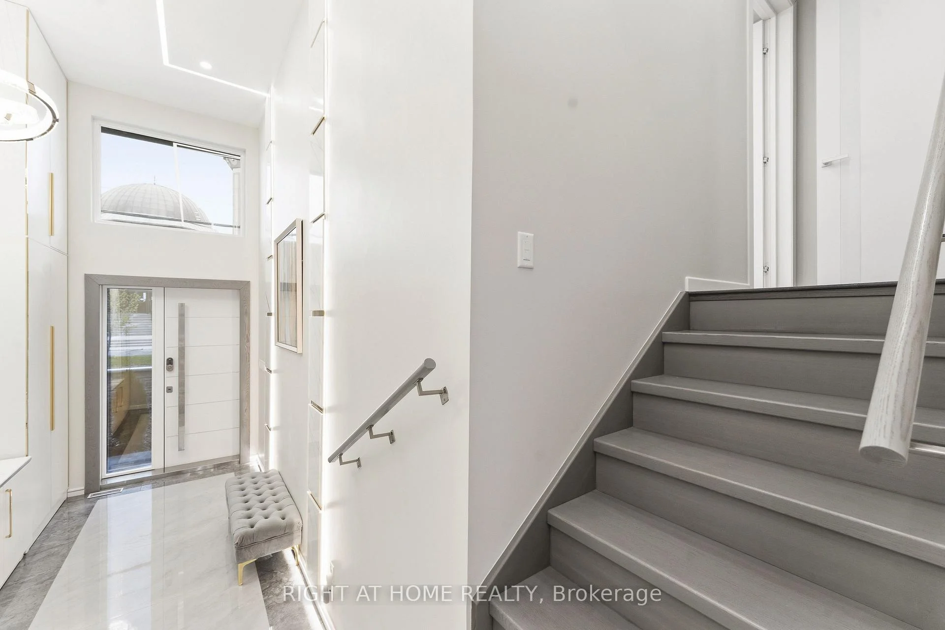 Photo 3 of 256 Northwestern Avenue, Ottawa, Ottawa West/Tunneys Pasture — HOMEH