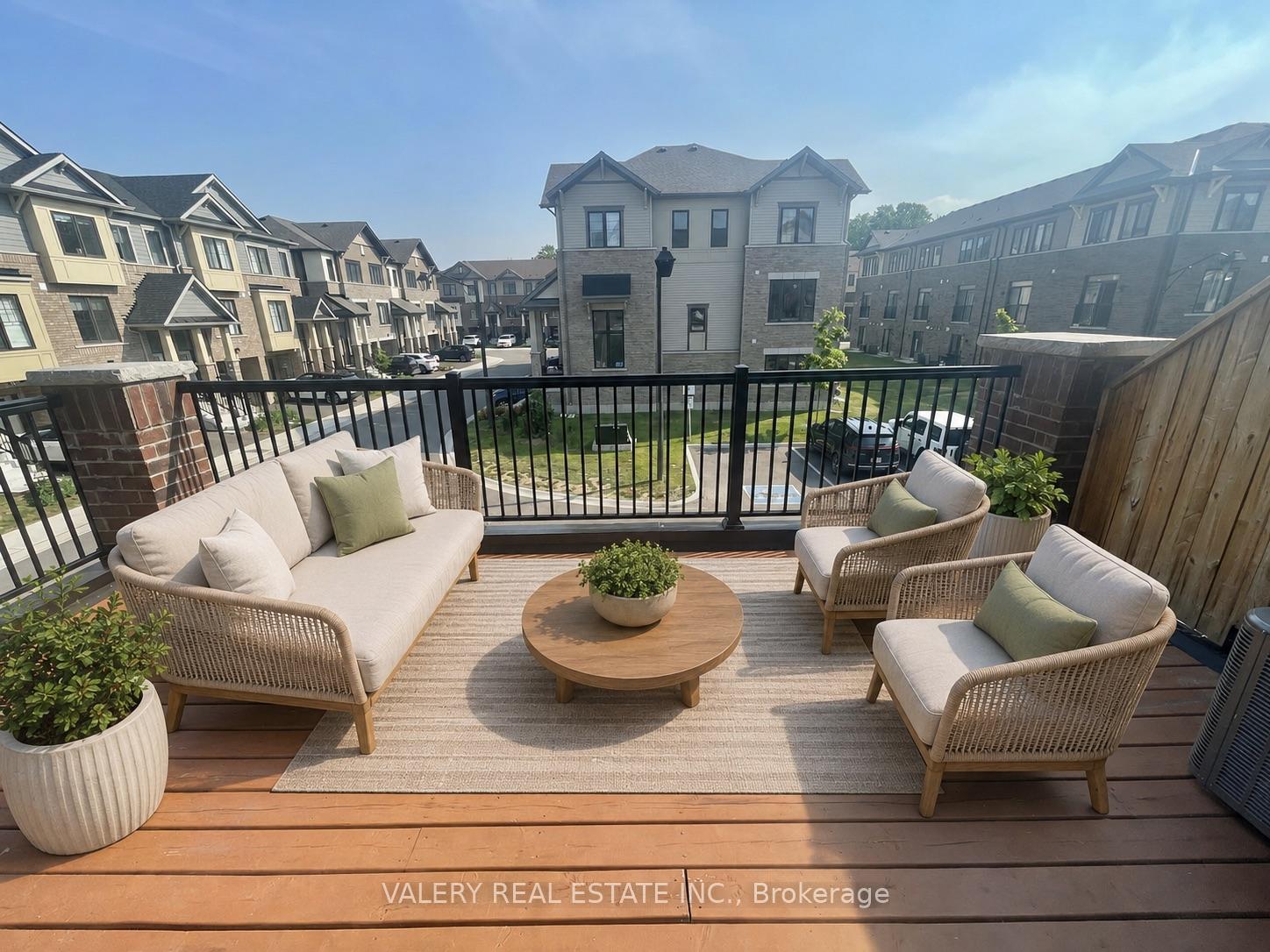 Photo 5 of Unit 16, 185 Bedrock Drive, Hamilton, Stoney Creek — HOMEH