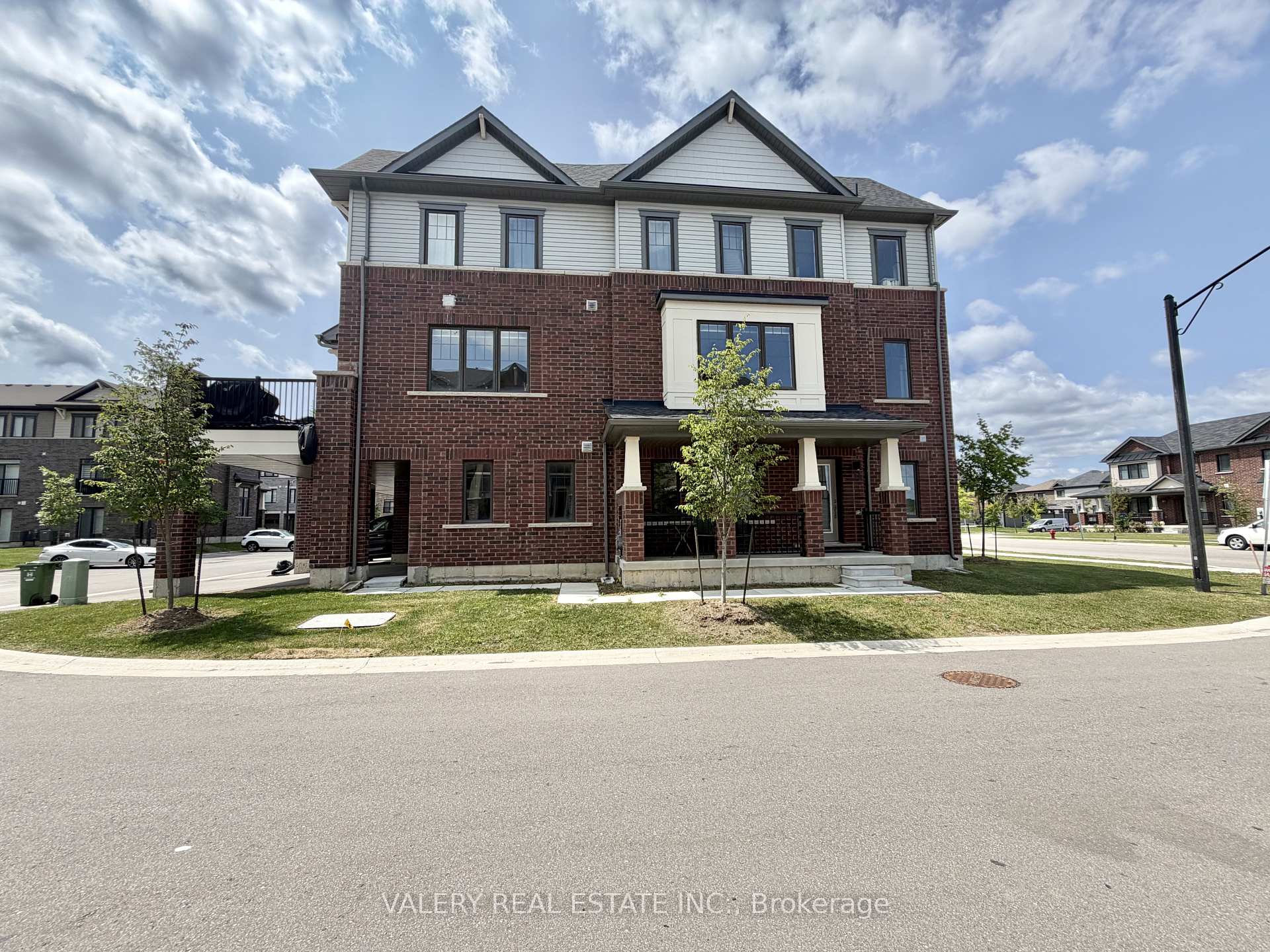 Photo 14 of Unit 16, 185 Bedrock Drive, Hamilton, Stoney Creek — HOMEH