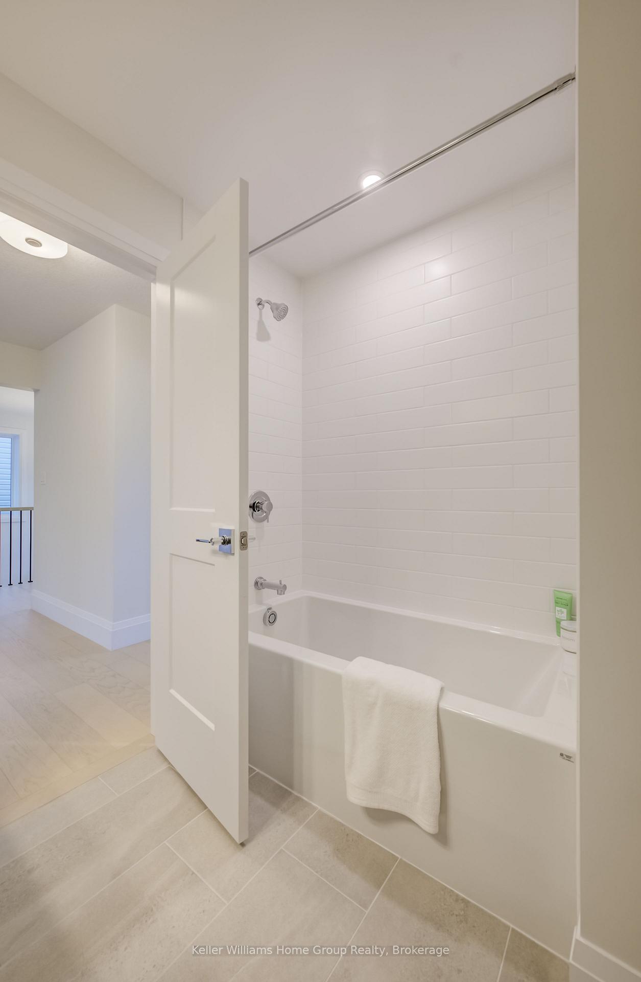 Photo 23 of 31 Nicholas Way, Guelph, Victoria North — HOMEH