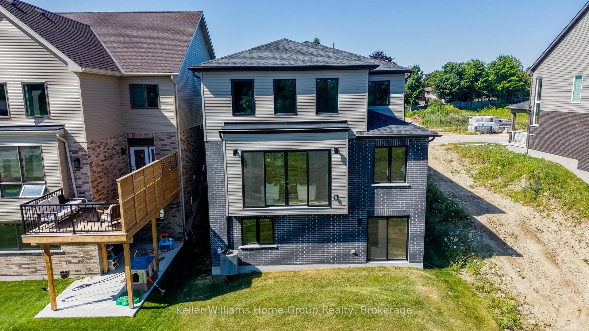 Photo 33 of 31 Nicholas Way, Guelph, Victoria North — HOMEH