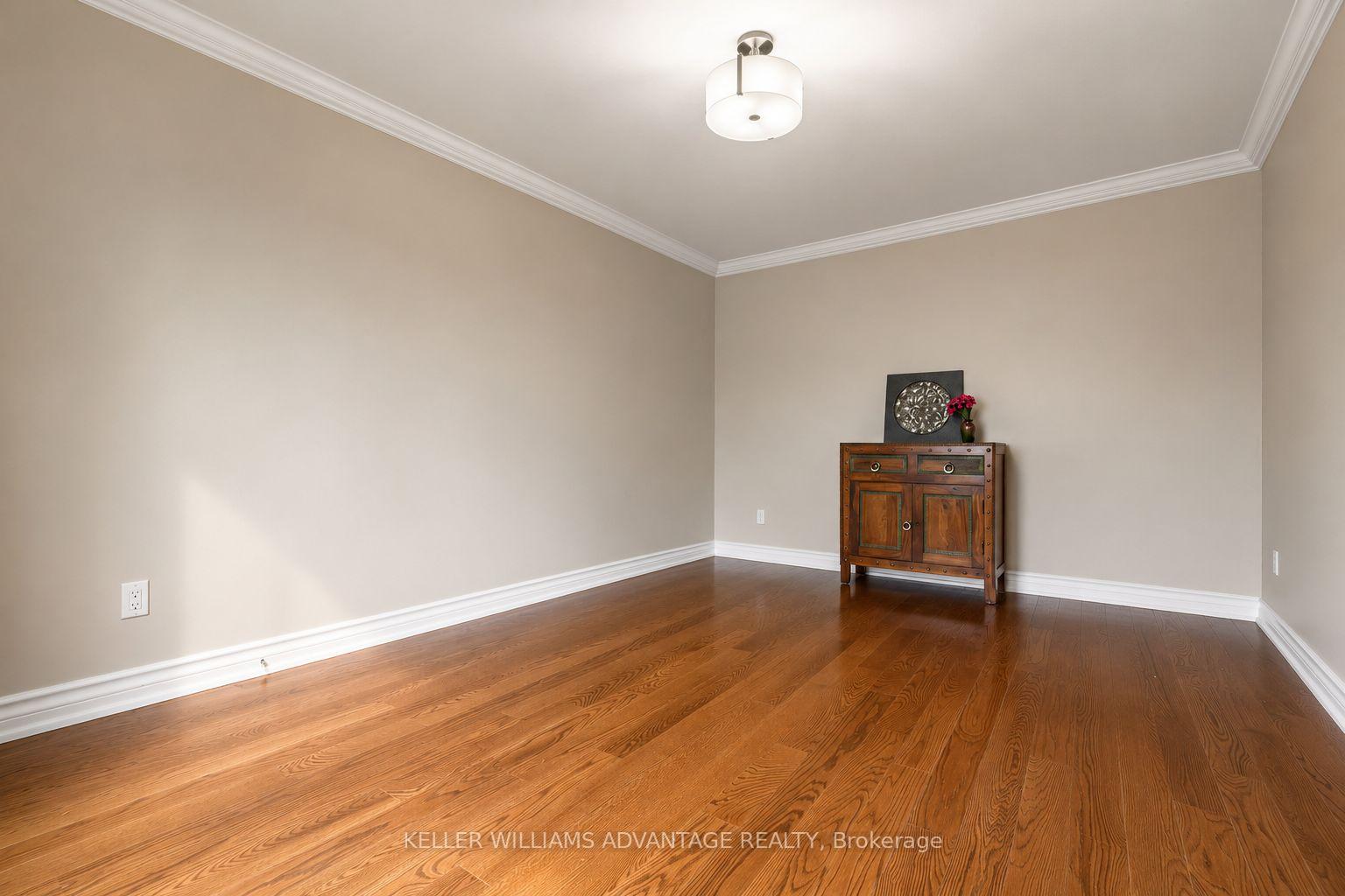 Photo 6 of 73 Highglen Avenue, Markham, Milliken Mills East — HOMEH