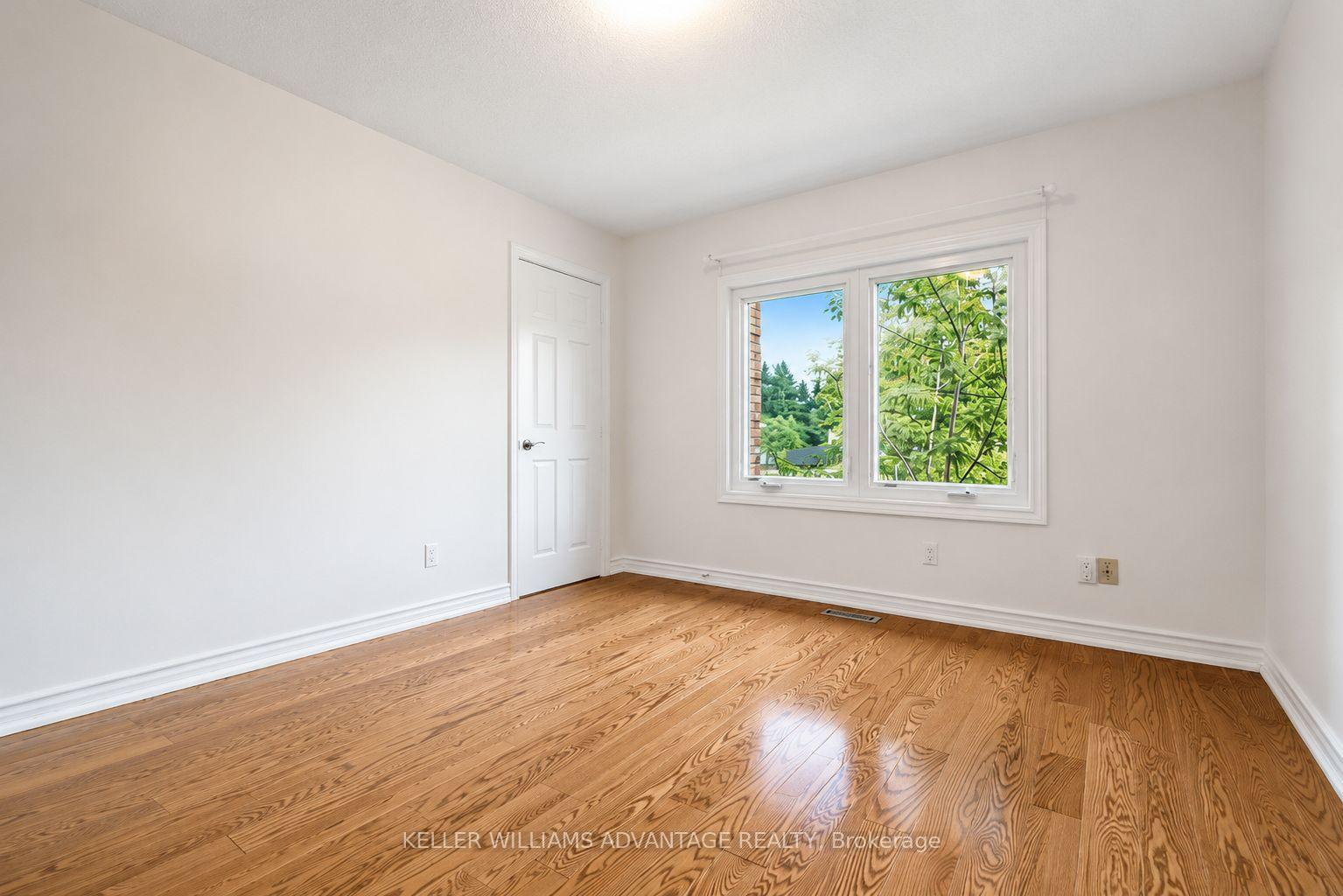 Photo 12 of 73 Highglen Avenue, Markham, Milliken Mills East — HOMEH
