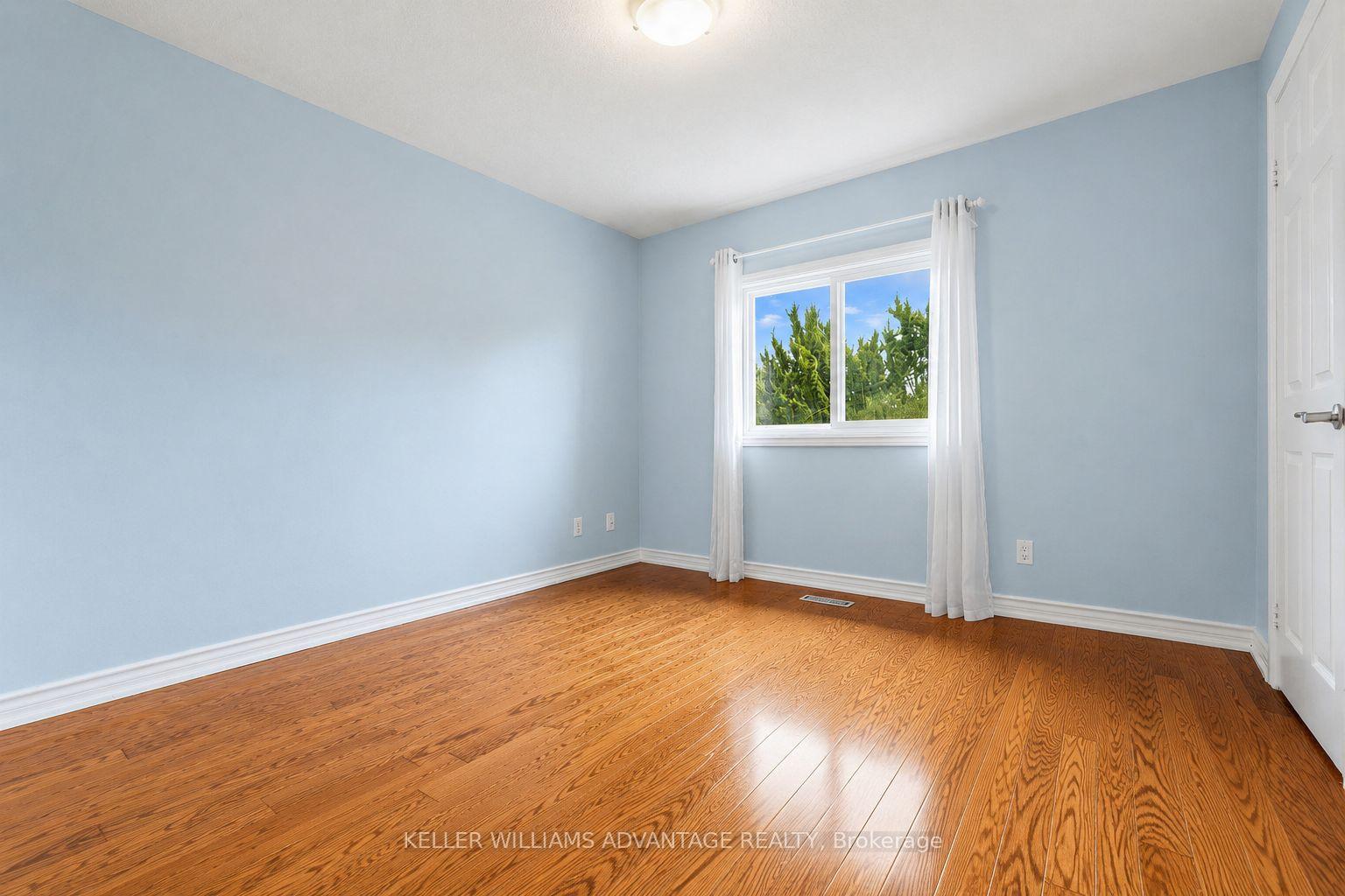 Photo 14 of 73 Highglen Avenue, Markham, Milliken Mills East — HOMEH