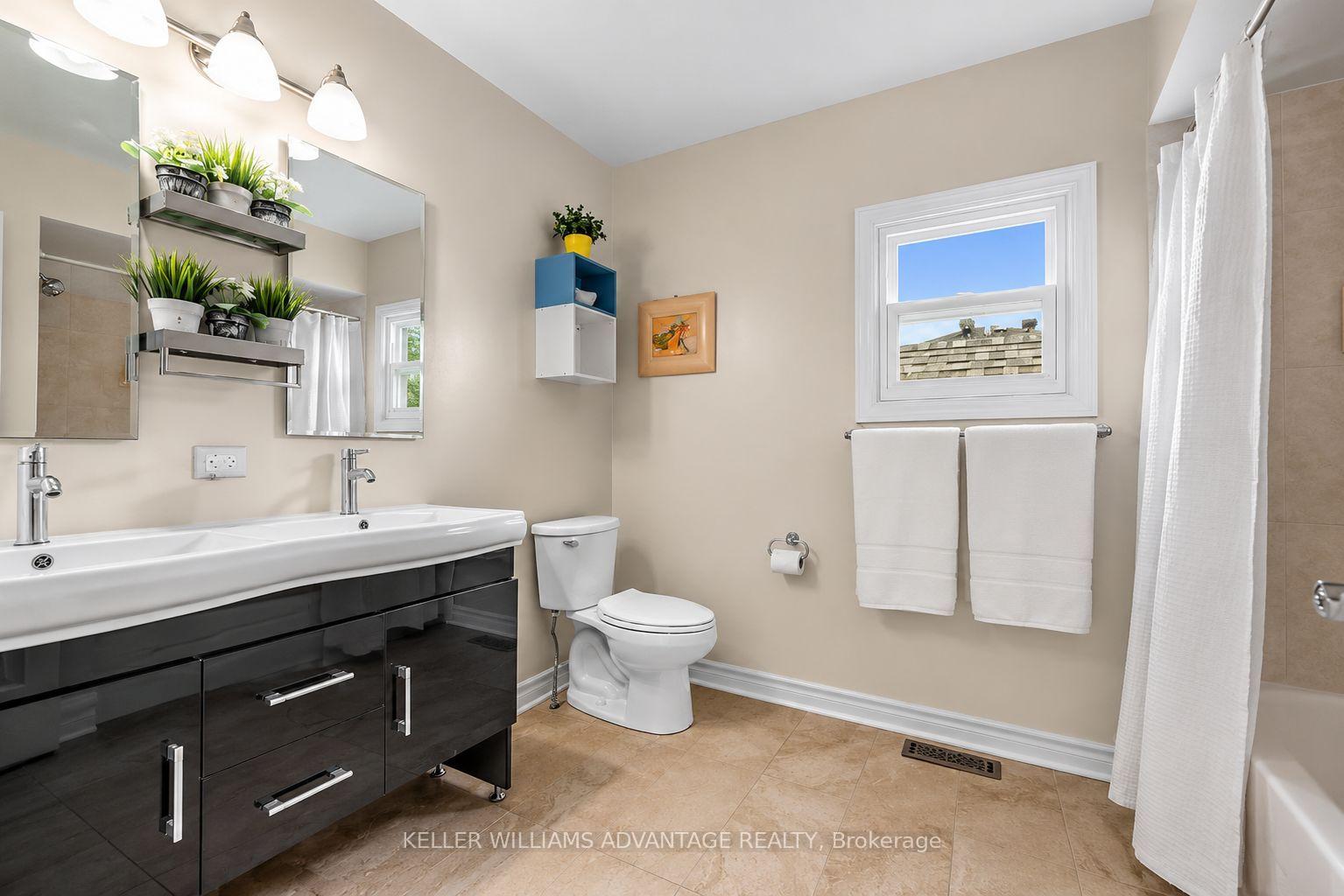 Photo 16 of 73 Highglen Avenue, Markham, Milliken Mills East — HOMEH