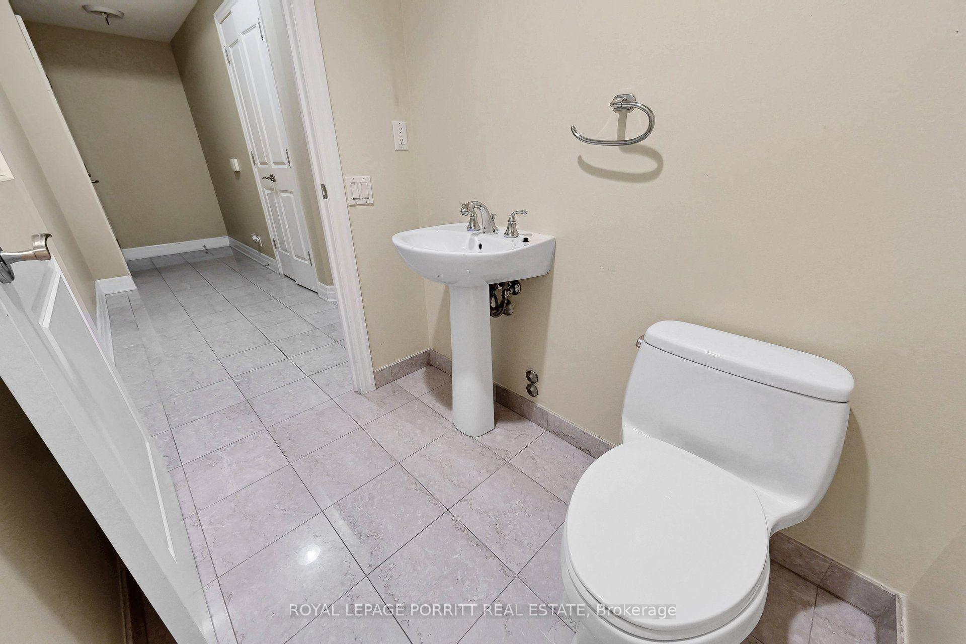 Photo 5 of Unit 309, 9 Burnhamthorpe Crescent, Etobicoke, Islington-City Centre West — HOMEH