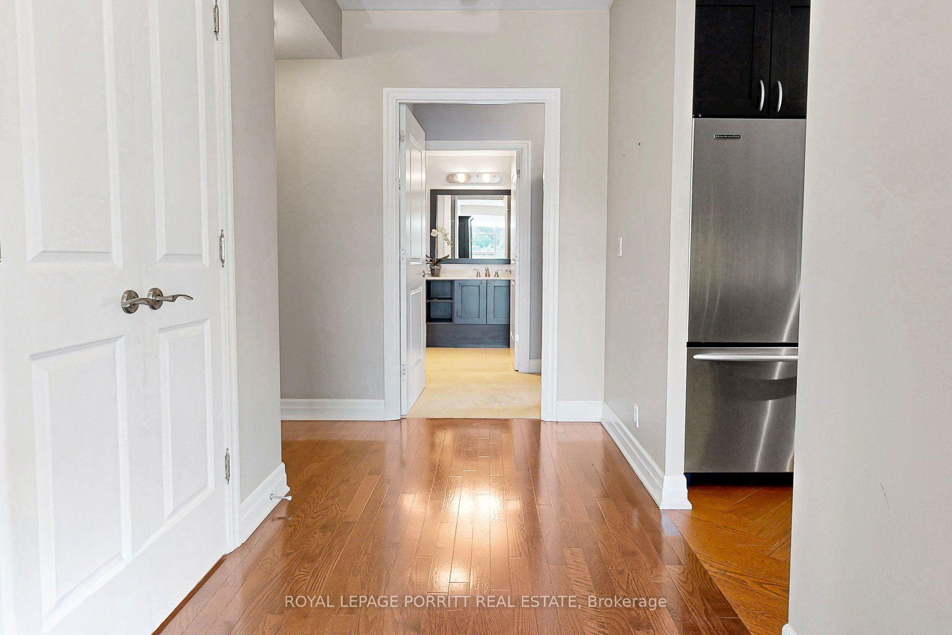 Photo 7 of Unit 309, 9 Burnhamthorpe Crescent, Etobicoke, Islington-City Centre West — HOMEH