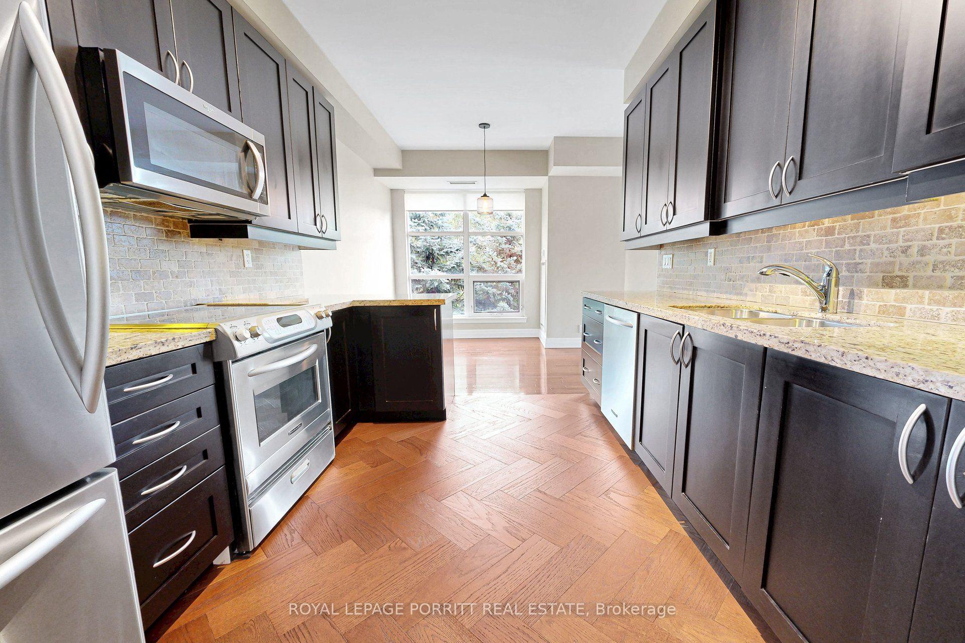 Photo 8 of Unit 309, 9 Burnhamthorpe Crescent, Etobicoke, Islington-City Centre West — HOMEH