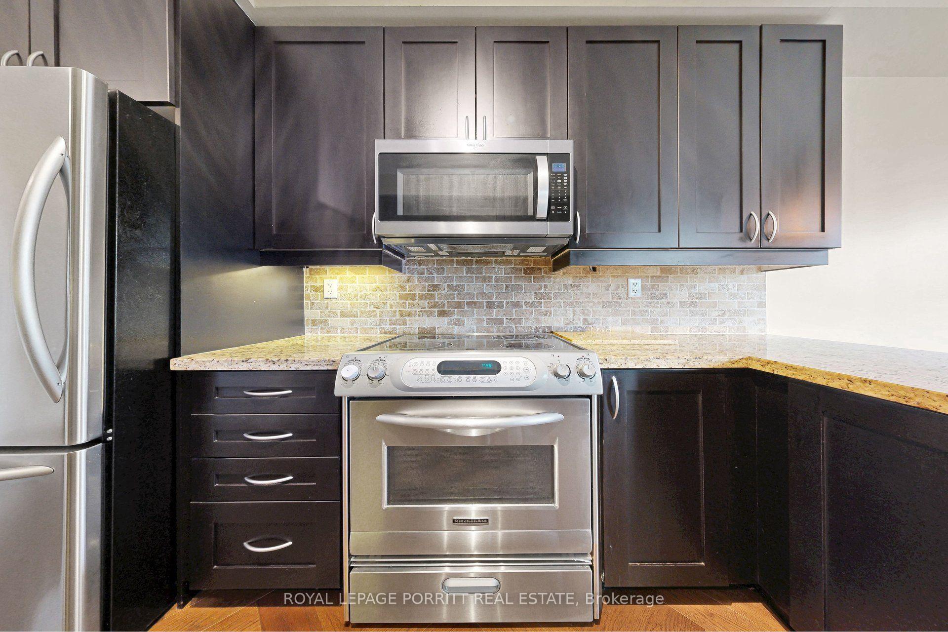Photo 10 of Unit 309, 9 Burnhamthorpe Crescent, Etobicoke, Islington-City Centre West — HOMEH