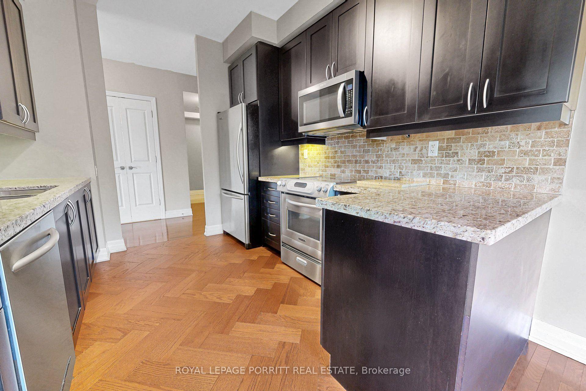 Photo 13 of Unit 309, 9 Burnhamthorpe Crescent, Etobicoke, Islington-City Centre West — HOMEH