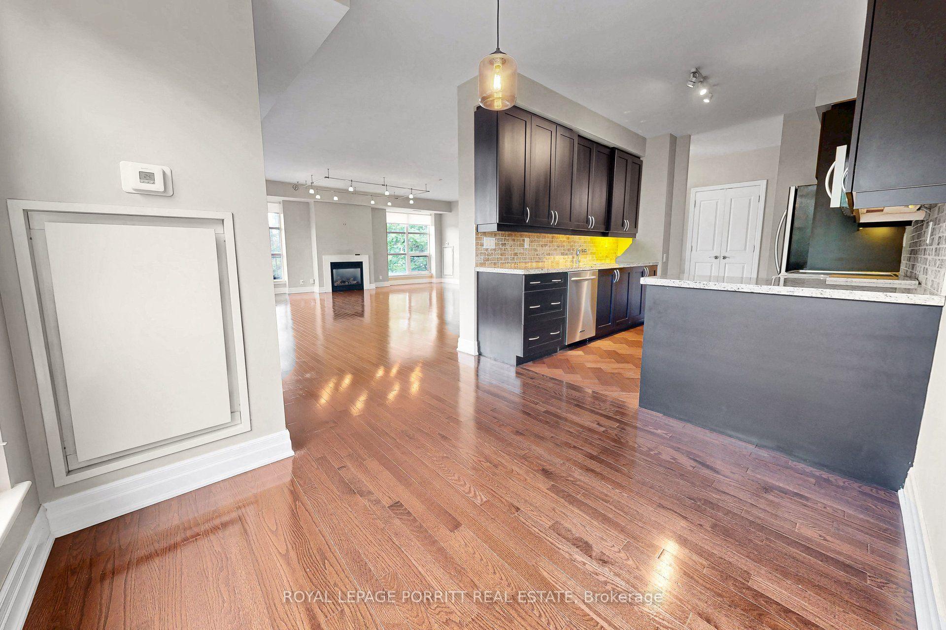 Photo 16 of Unit 309, 9 Burnhamthorpe Crescent, Etobicoke, Islington-City Centre West — HOMEH