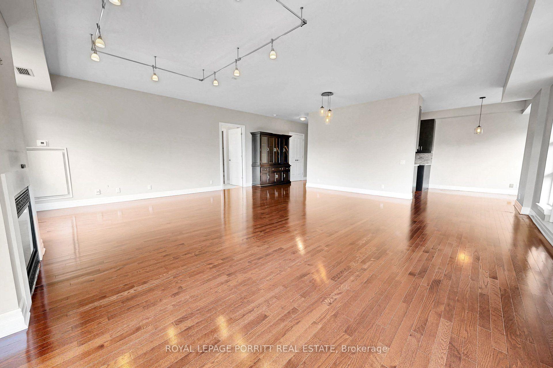 Photo 19 of Unit 309, 9 Burnhamthorpe Crescent, Etobicoke, Islington-City Centre West — HOMEH