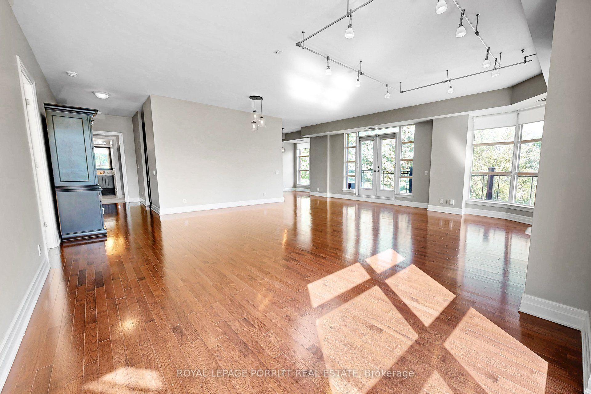 Photo 20 of Unit 309, 9 Burnhamthorpe Crescent, Etobicoke, Islington-City Centre West — HOMEH